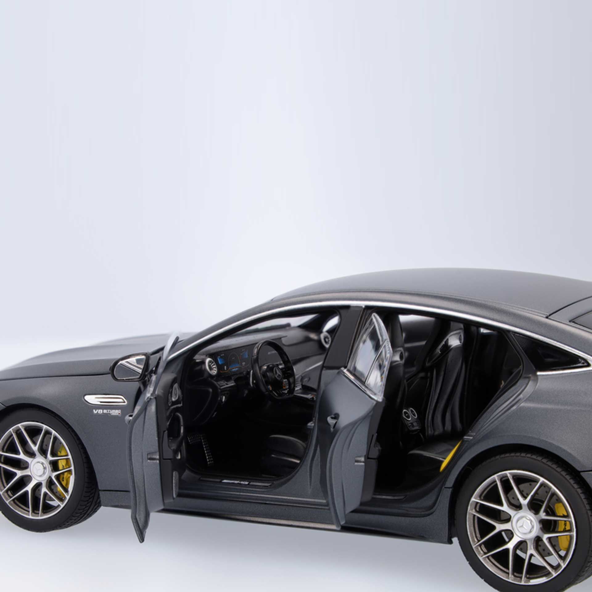 B66961038_mercedes-amg_gt-63-s-4matic_x290_modellauto_rosier-onlineshop4