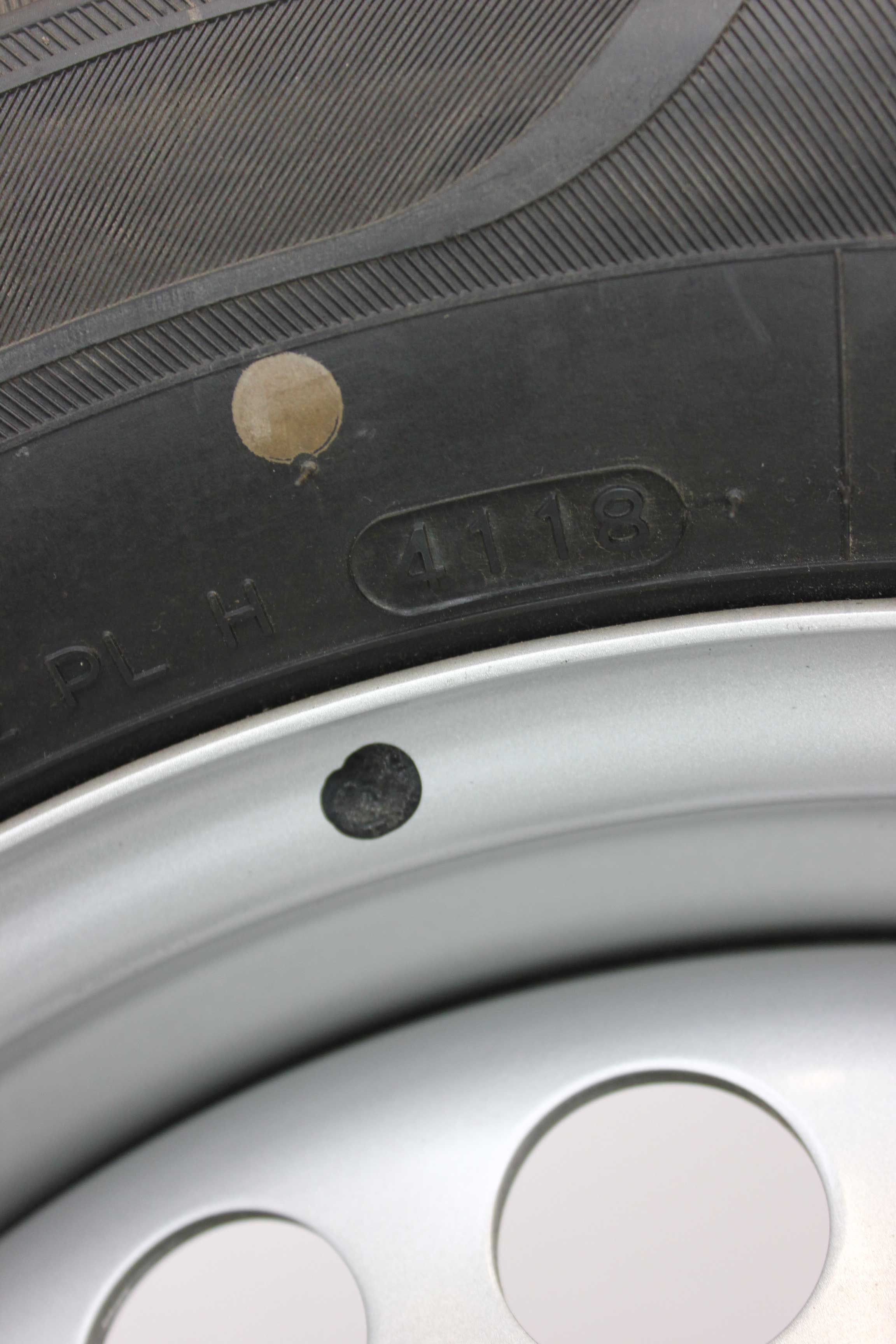 Sommerkomplettradsatz-Volkswagen-7H0-T5-Stahlfelge-16Zoll-7H0601027D-Sommerreifen-Hankook-RadialRA28E-205-65-R16C-107-105T-5