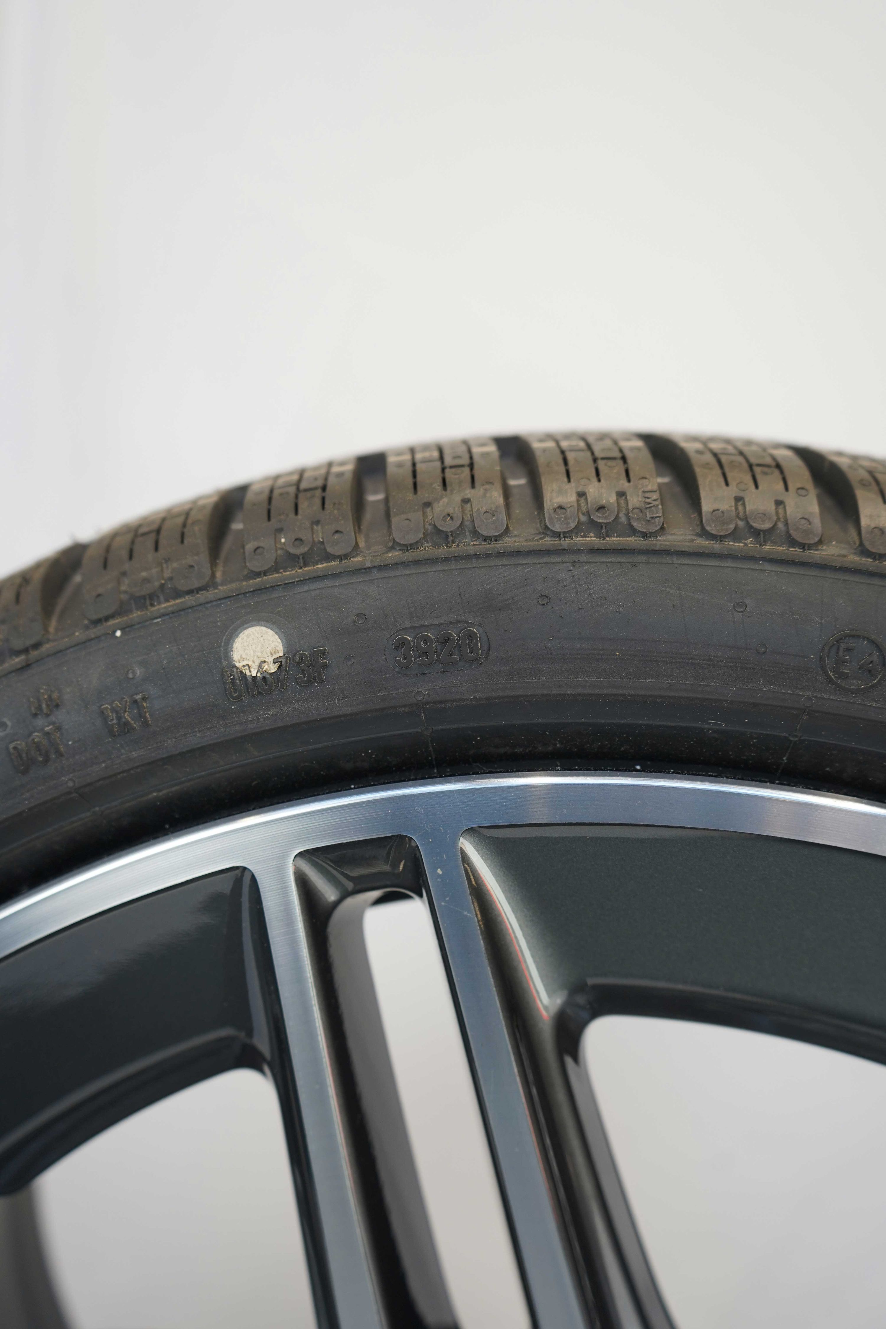 Winterkomplettradsatz-Mercedes-Benz-A177-A-Klasse-A1774012300-Alufelge-Winterreifen-Pirelli-PZEROWinter-245-35-R19-93V-5