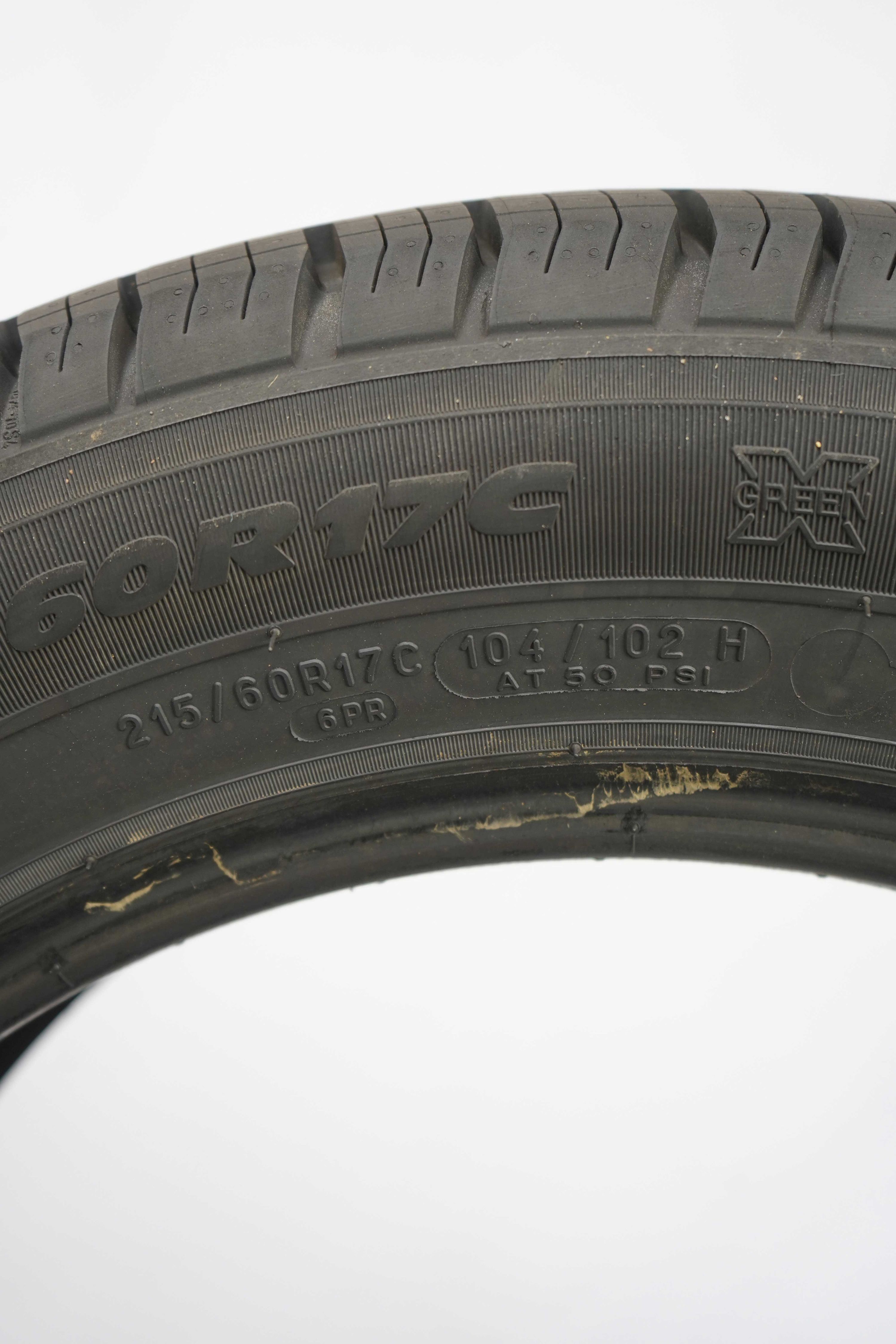 Sommerreifen-Michelin-Agilis-215-60-R17C-104-102H-3_(6)