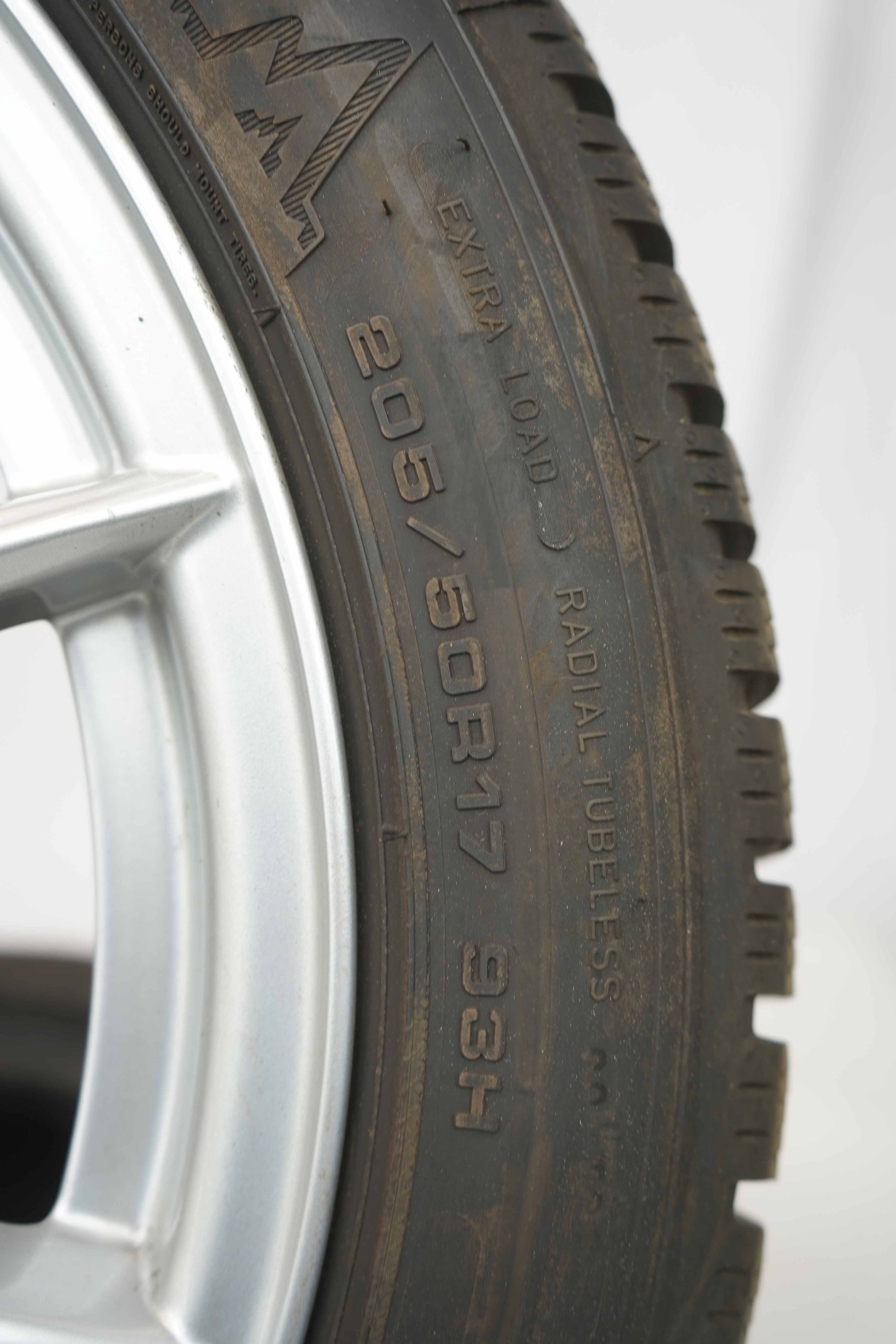 Winterkomplettradsatz-Mercedes-Benz-A176-A-Klasse-A246-B-Klasse-C117-X117-CLA-A2464010102-Dunlop-2