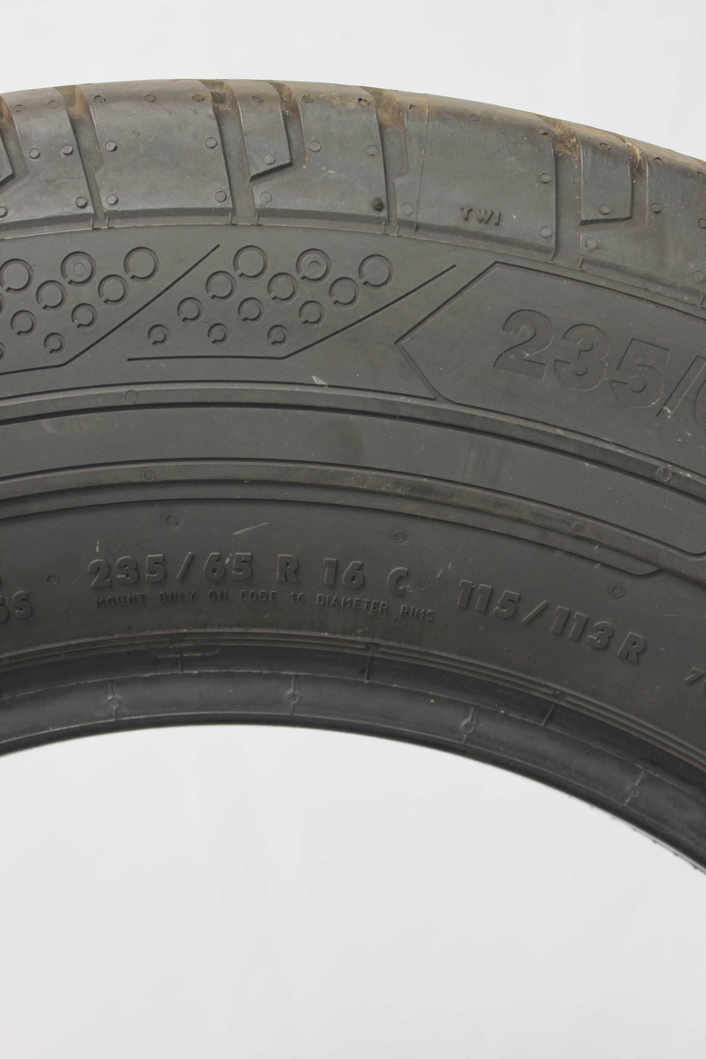 Sommerreifen-Continental-ContiVanContact200-235-65-R16C-115-113R-3_(25)