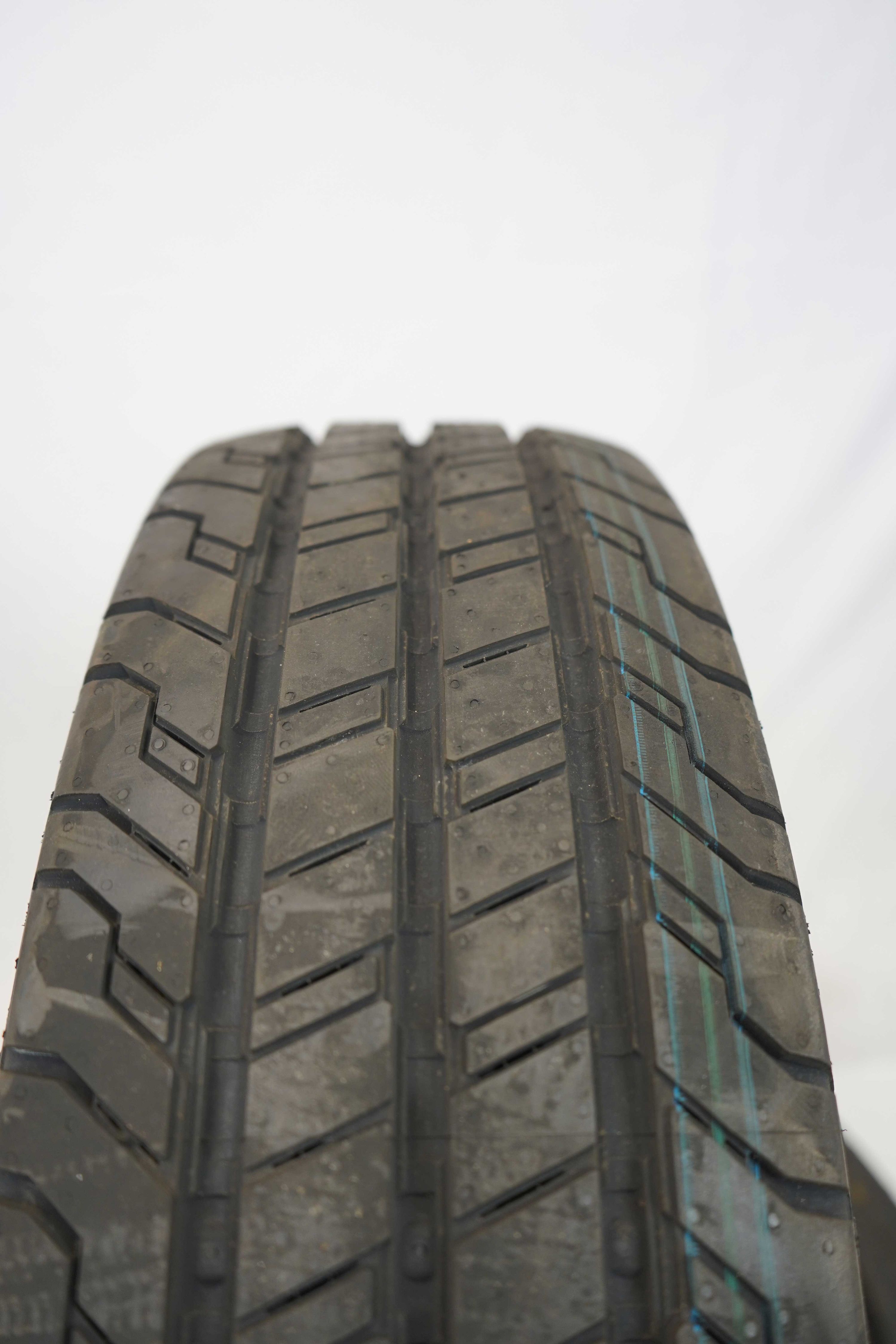 Sommerreifen continental contivancontact100 195 65 r16c 104 102t 5 (6) Sommerreifen continental contivancontact100 195 65 r16c 104 102t 5 (6)