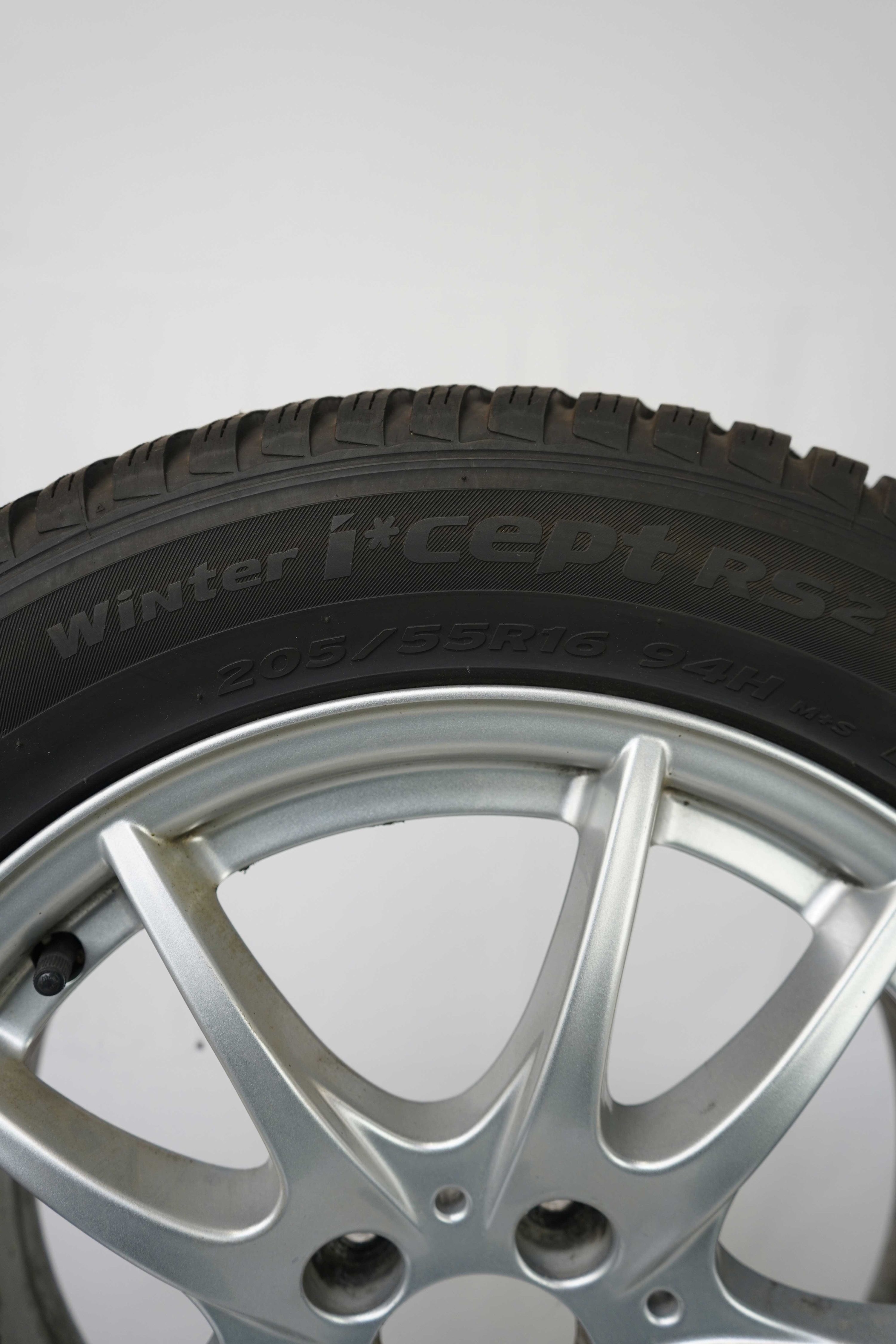 Winterkomplettradsatz-Mercedes-Benz-A246-B-Klasse-A-Klasse-A176-CLA-A117-A2464011302-Alufelge-16Zoll-Winterreifen-Hankook-WintericeptRS2-205-55-R16-94H-2