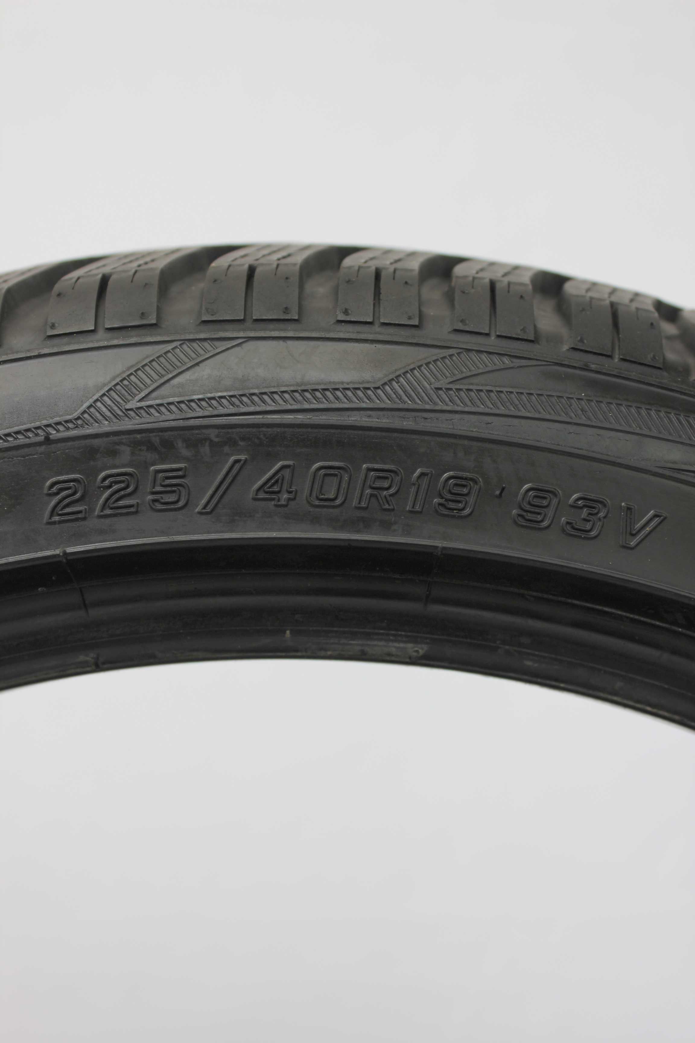 Winterreifen falken eurowinter hs01 225 40 r19 93v xl 3 (1)