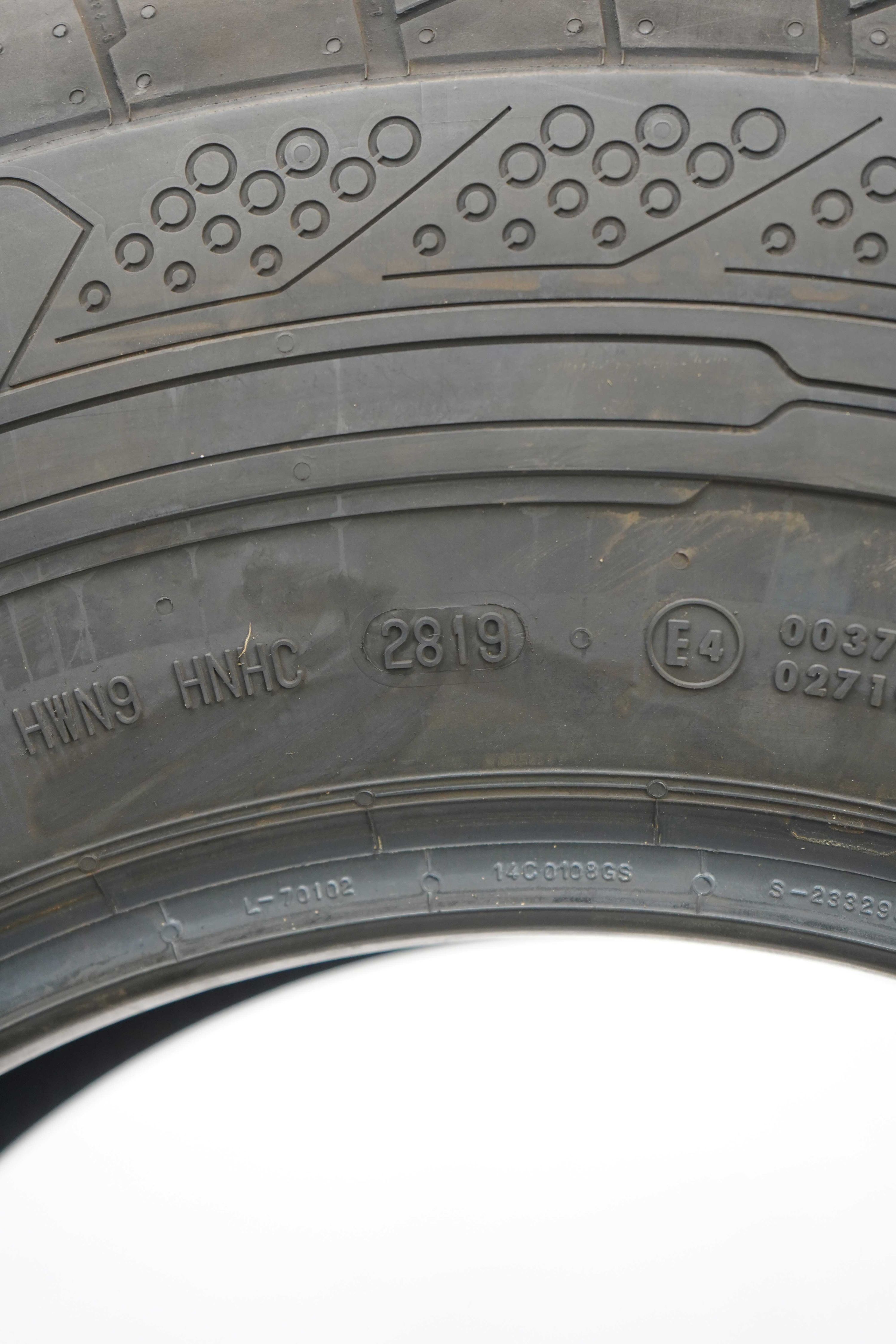 Sommerreifen-Continental-ContiVanContact200-225-75-R16C-121-120R-4_(1)