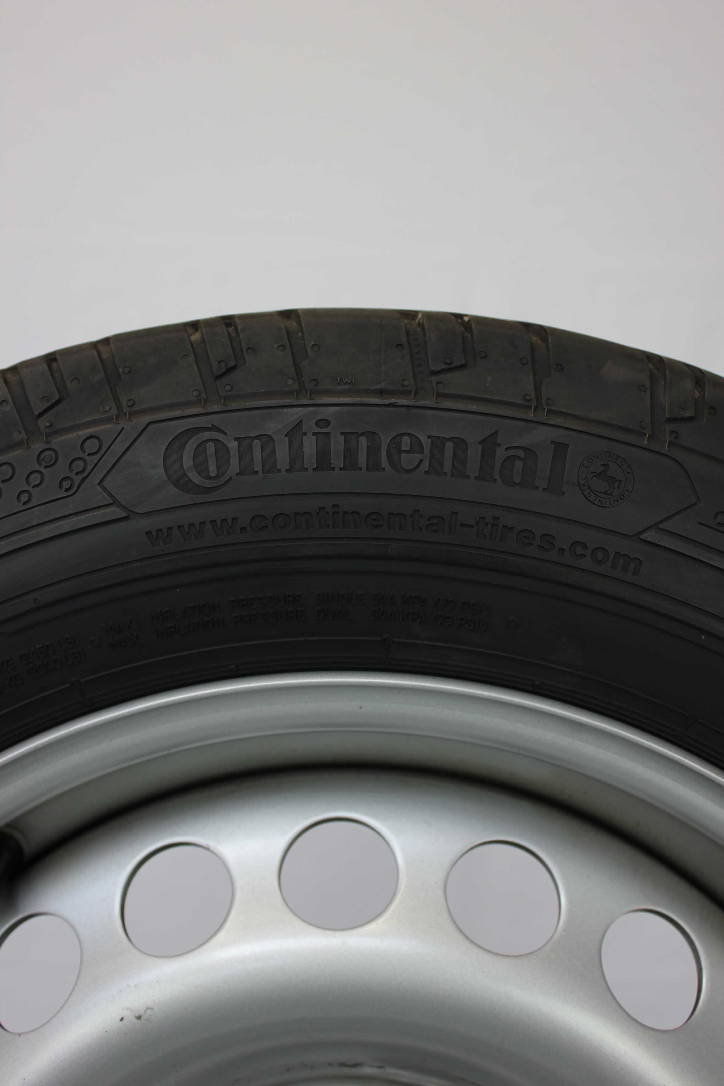 Sommerkomplettradsatz-Volkswagen-7H0-T5-Stahlfelge-16Zoll-7H0601027D-Sommerreifen-Continental-ContiVanContact200-205-65-R16C-107-105T-2