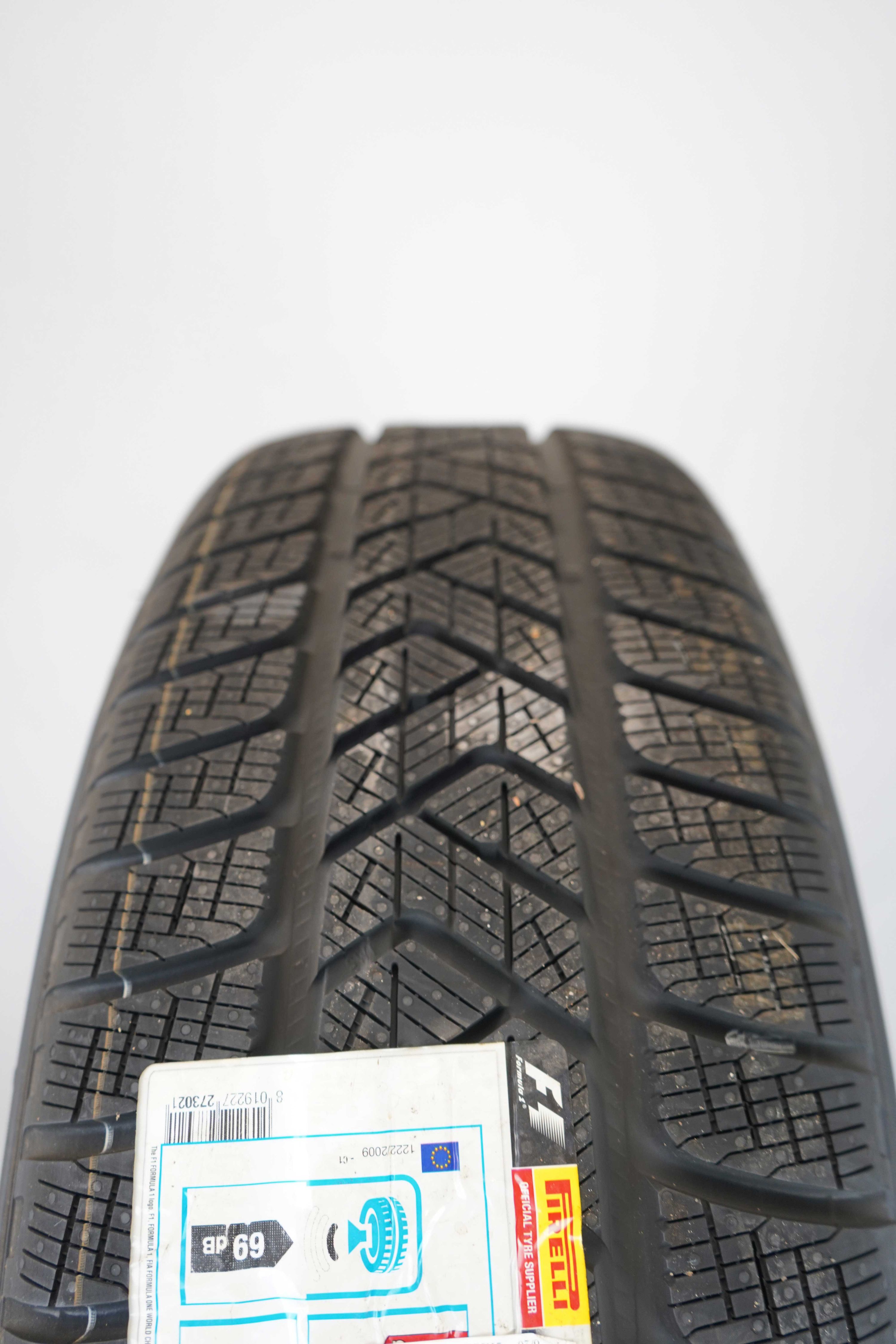 Winterkomplettradsatz-Mercedes-Benz-GLE-A167-Winterreifen-Pirelli-ScorpionWinter-235-60-R18-103H-4