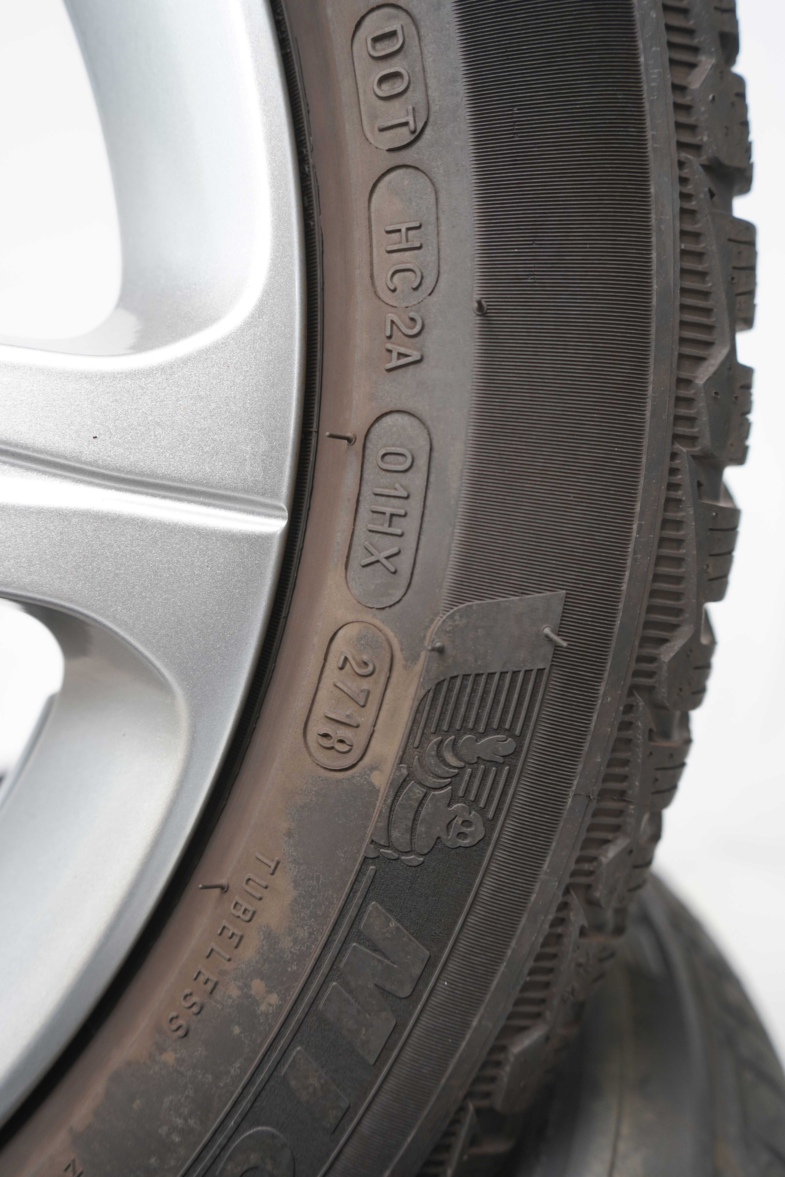 Winterkomplettradsatz-gebraucht-Mercedes-Benz-A177-A-Klasse-A1774011200-2