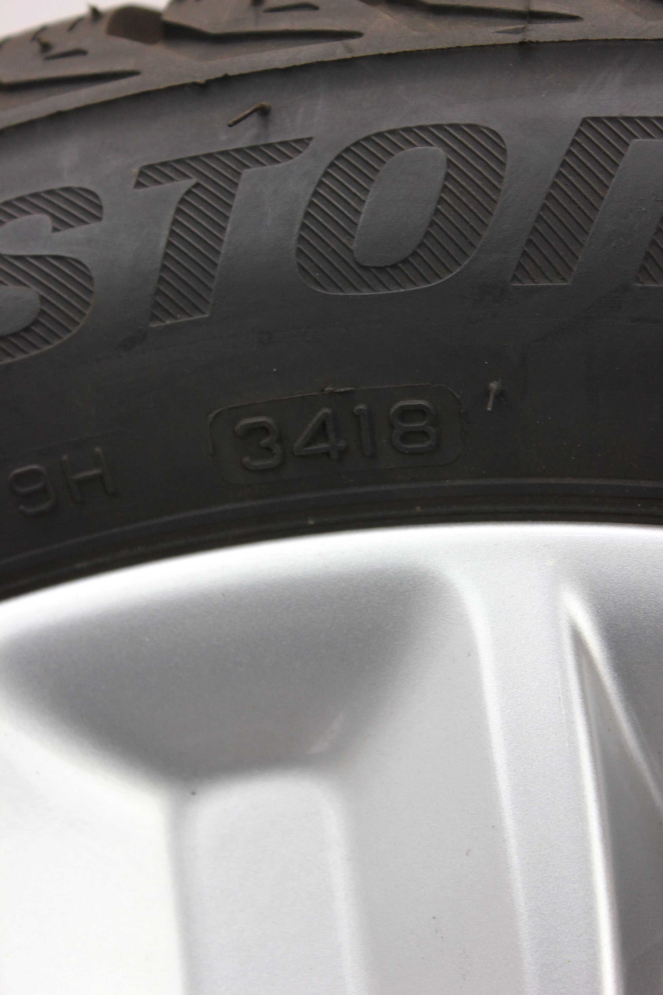 Winterkomplettradsatz-Audi-8X-A1-Alufelge-16Zoll-8X0601025A-Winterreifen-Bridgestone-Blizzak-LM32-195-50-R16-88H-5 Winterkomplettradsatz-Audi-8X-A1-Alufelge-16Zoll-8X0601025A-Winterreifen-Bridgestone-Blizzak-LM32-195-50-R16-88H-5