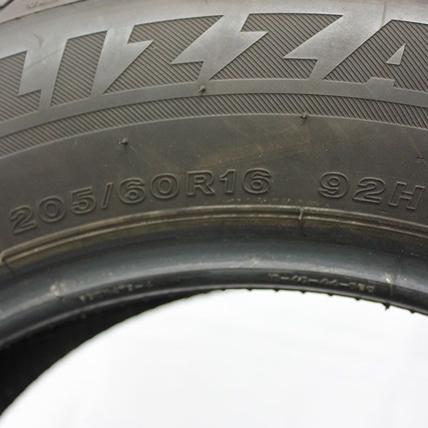 Gebrauchter-Winterreifen-Bridgestone-Blizzak-LM32-Rosier-Online-Shop-04