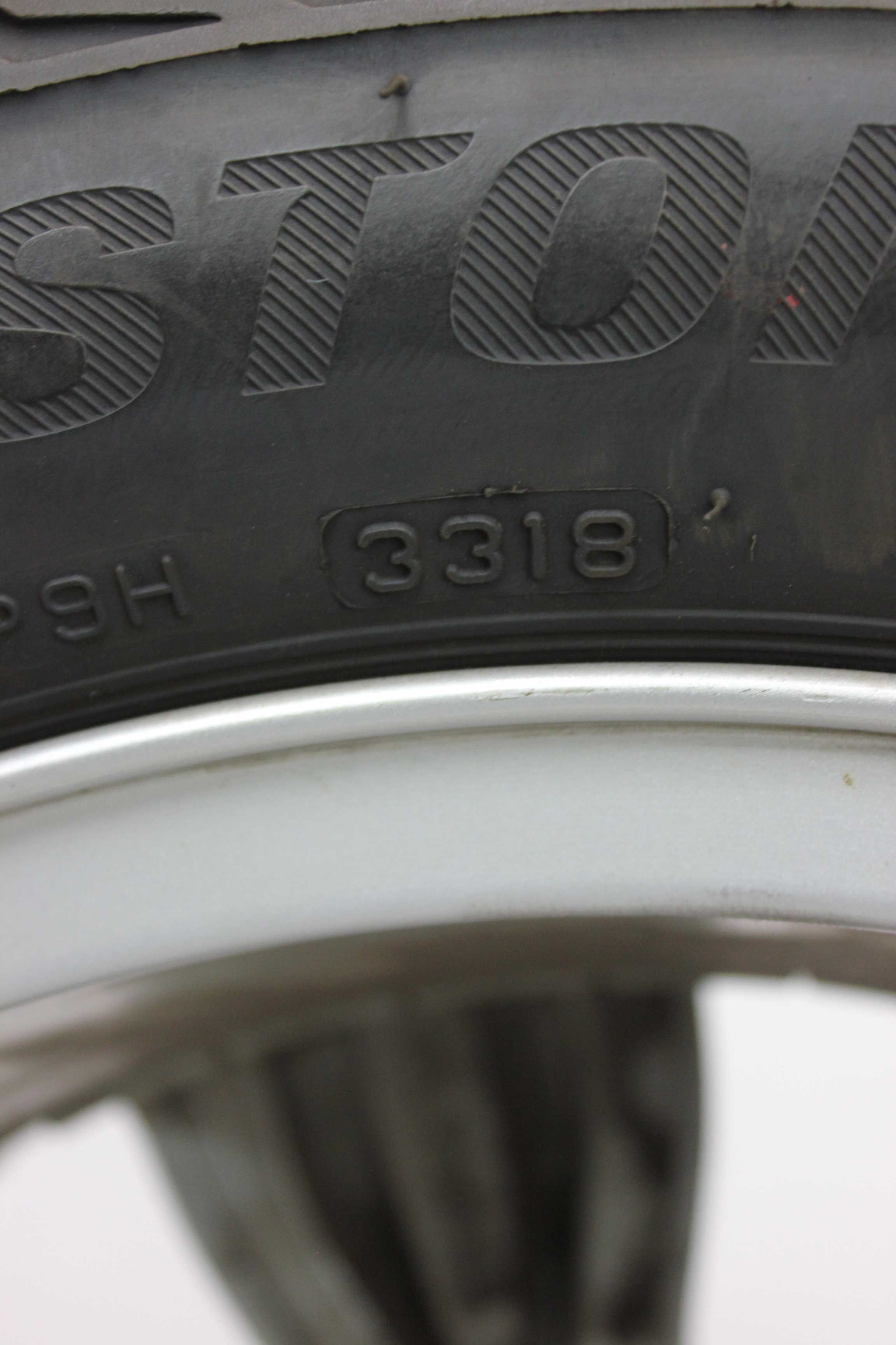 Winterkomplettradsatz-Audi-8X-A1-Alufelge-16Zoll-8X0601025A-Winterreifen-Bridgestone-Blizzak-LM32-195-50-R16-88H-11 Winterkomplettradsatz-Audi-8X-A1-Alufelge-16Zoll-8X0601025A-Winterreifen-Bridgestone-Blizzak-LM32-195-50-R16-88H-11