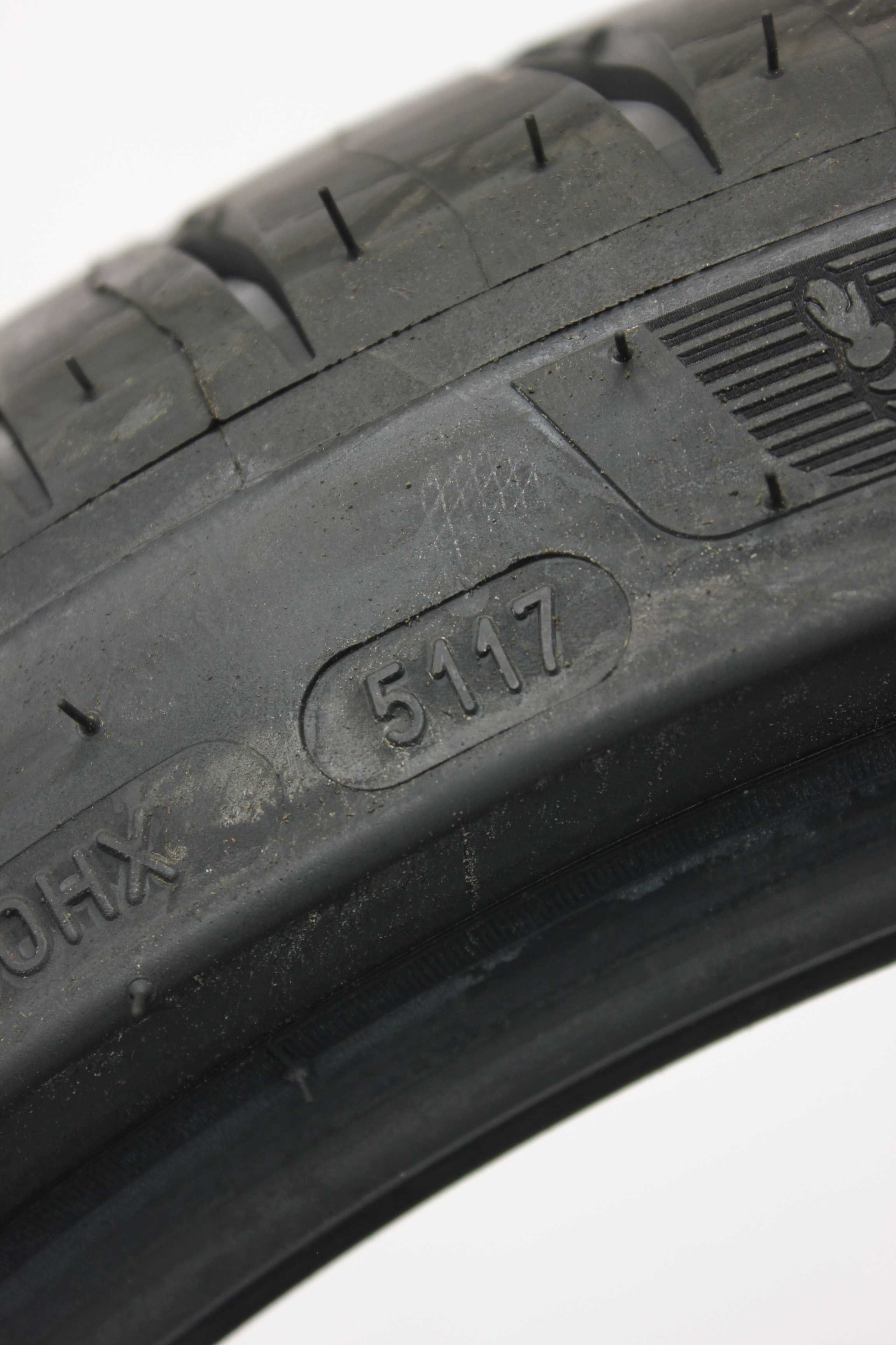 Sommerreifen-Michelin-PilotSport4-225-40-R19-93Y-XL-4