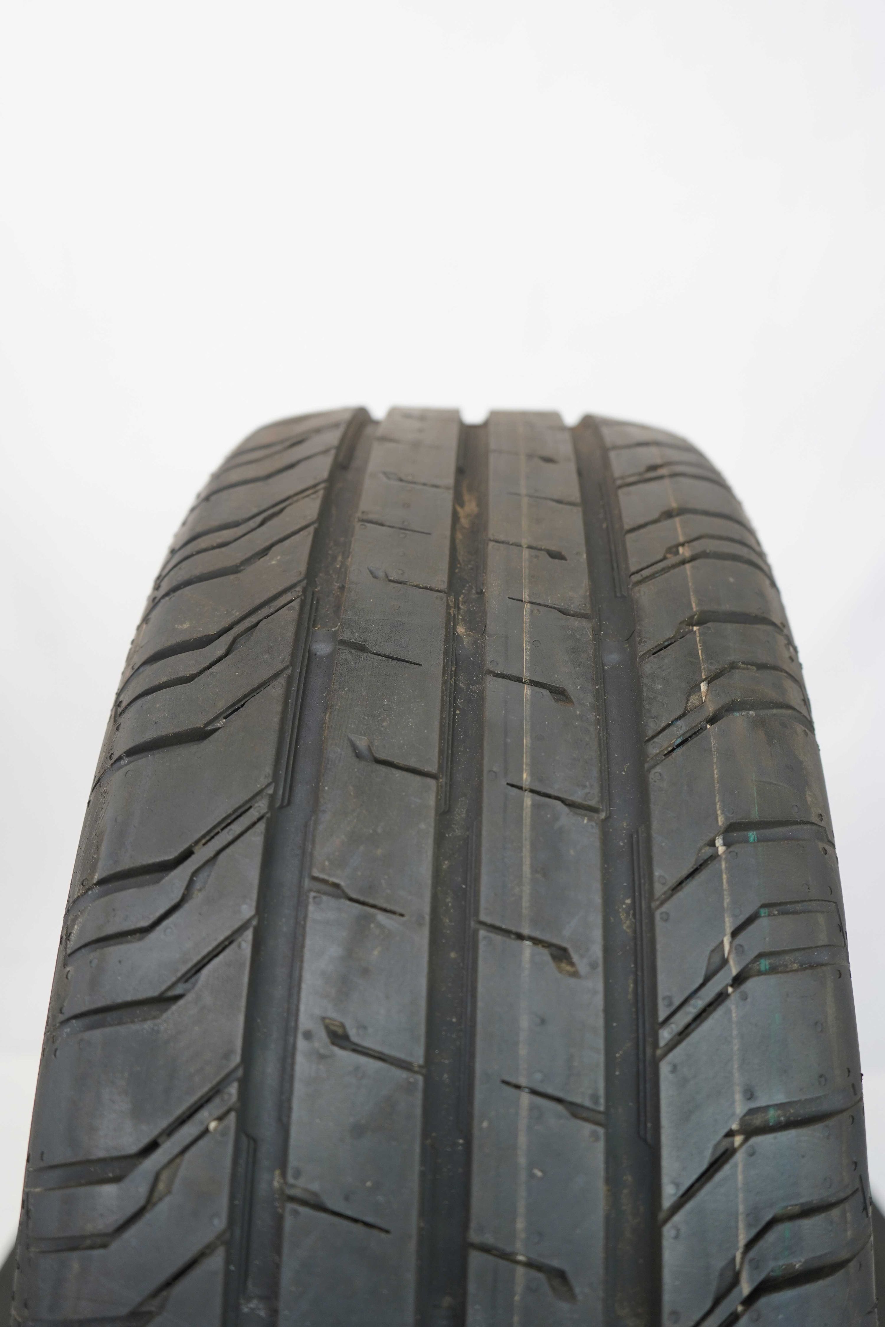Sommerreifen-Continental-ContiVanContact200-225-55-R17-101V-5_(1)