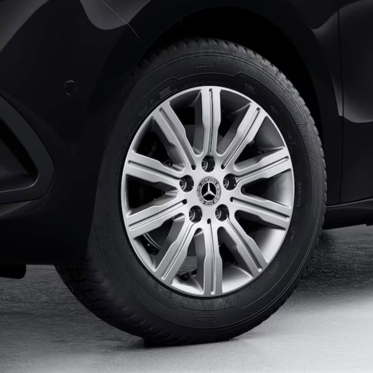 Q44018111053A_mercedes-benz_10-speichen-rad_rosier_online-shop2
