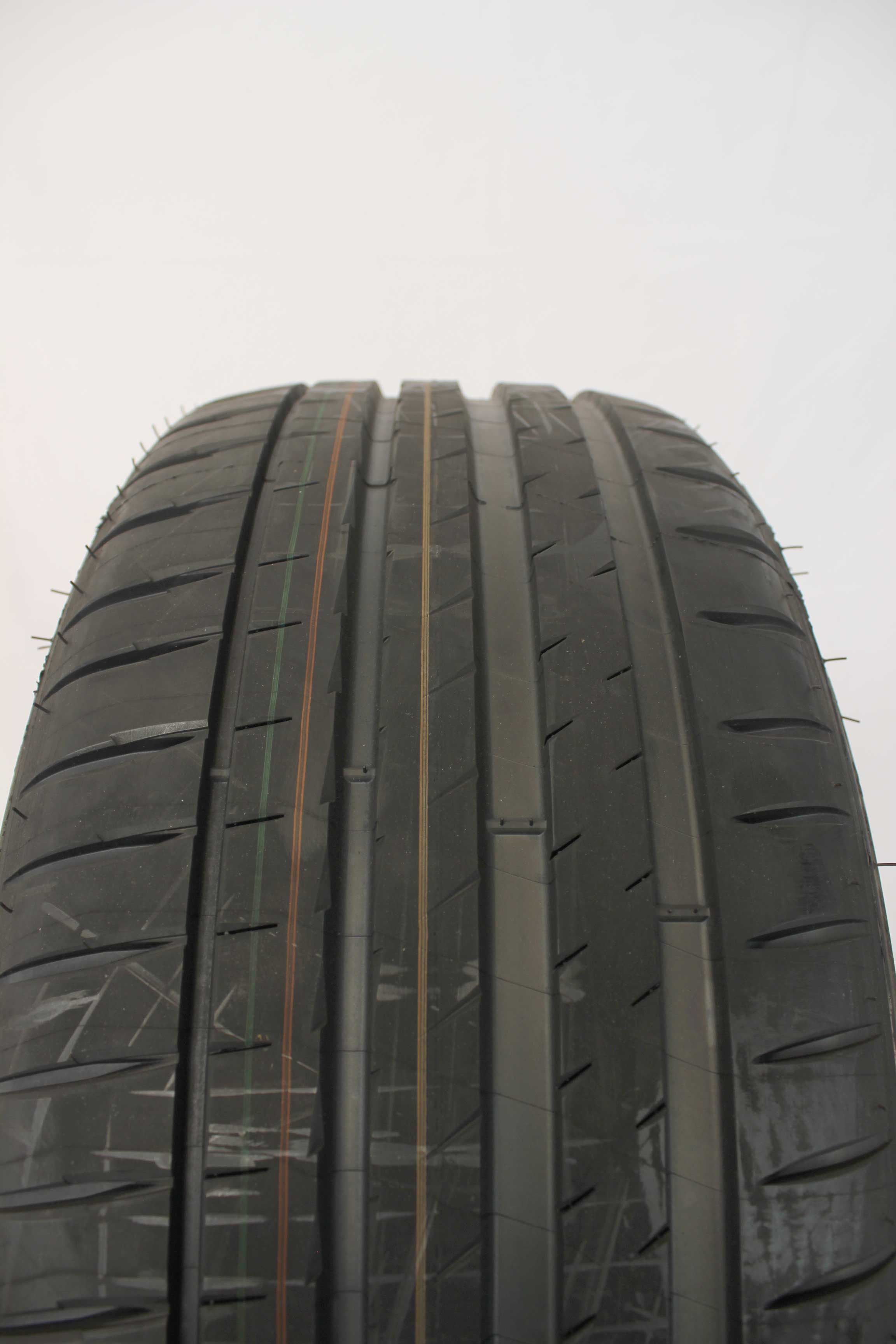 Sommerreifen-Michelin-PilotSport4-225-40-R19-93Y-XL-5_(1)