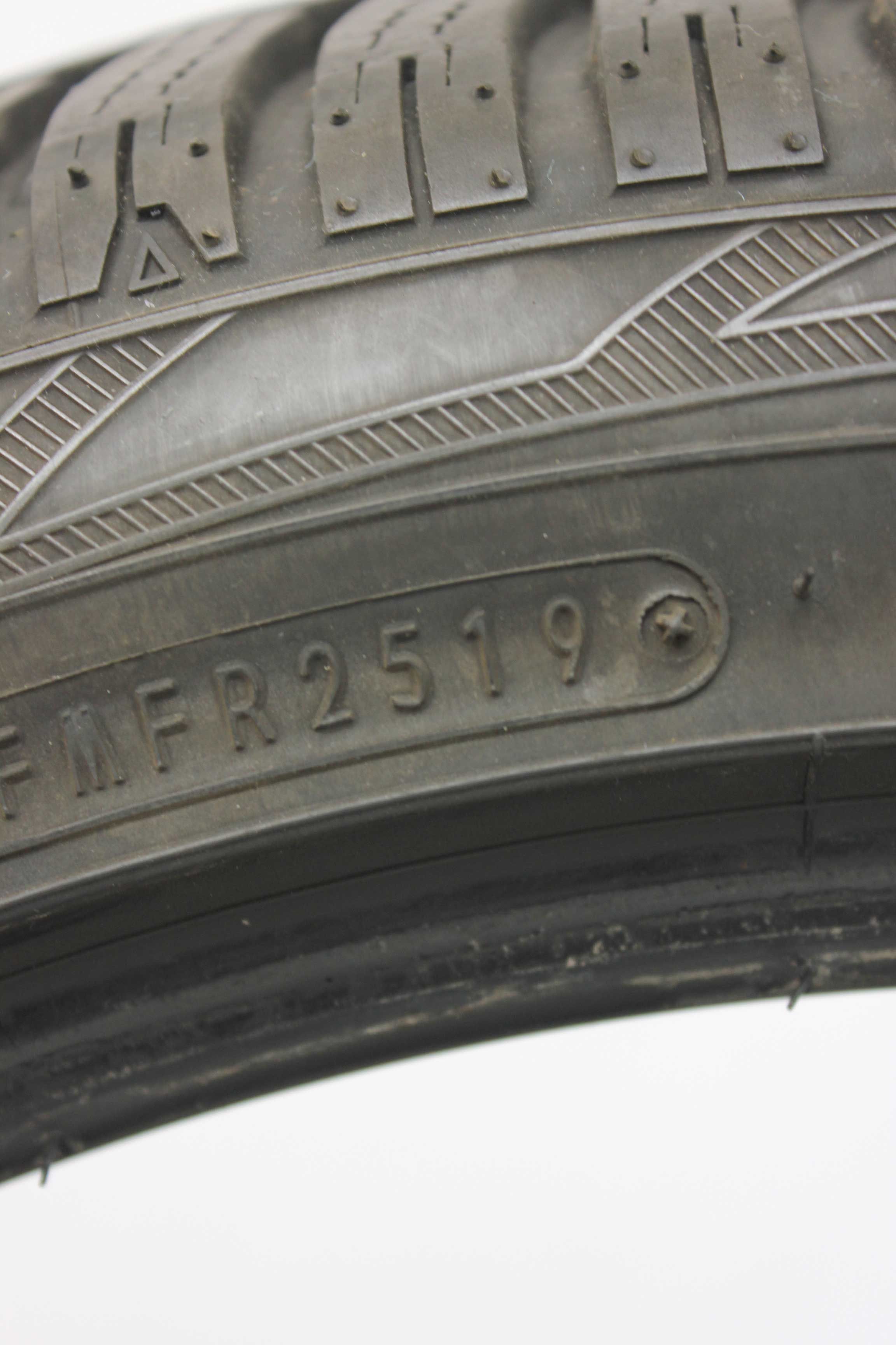 Winterreifen-Falken-EuroWinter-HS01-225-40-R19-93V-XL-4