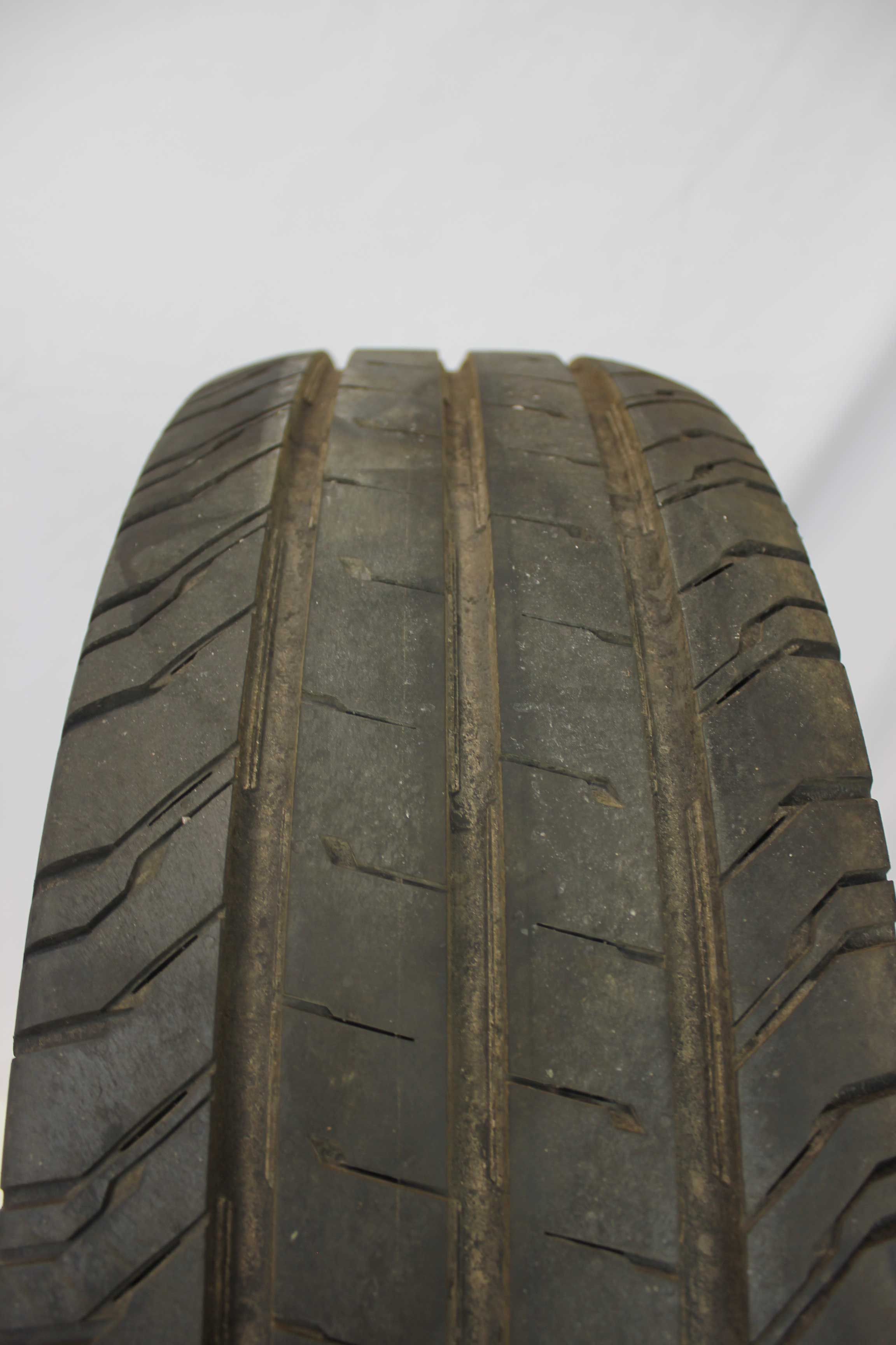 Sommerreifen-Continental-ContiVanContact200-235-65-R16C-115-113R-5_(30)