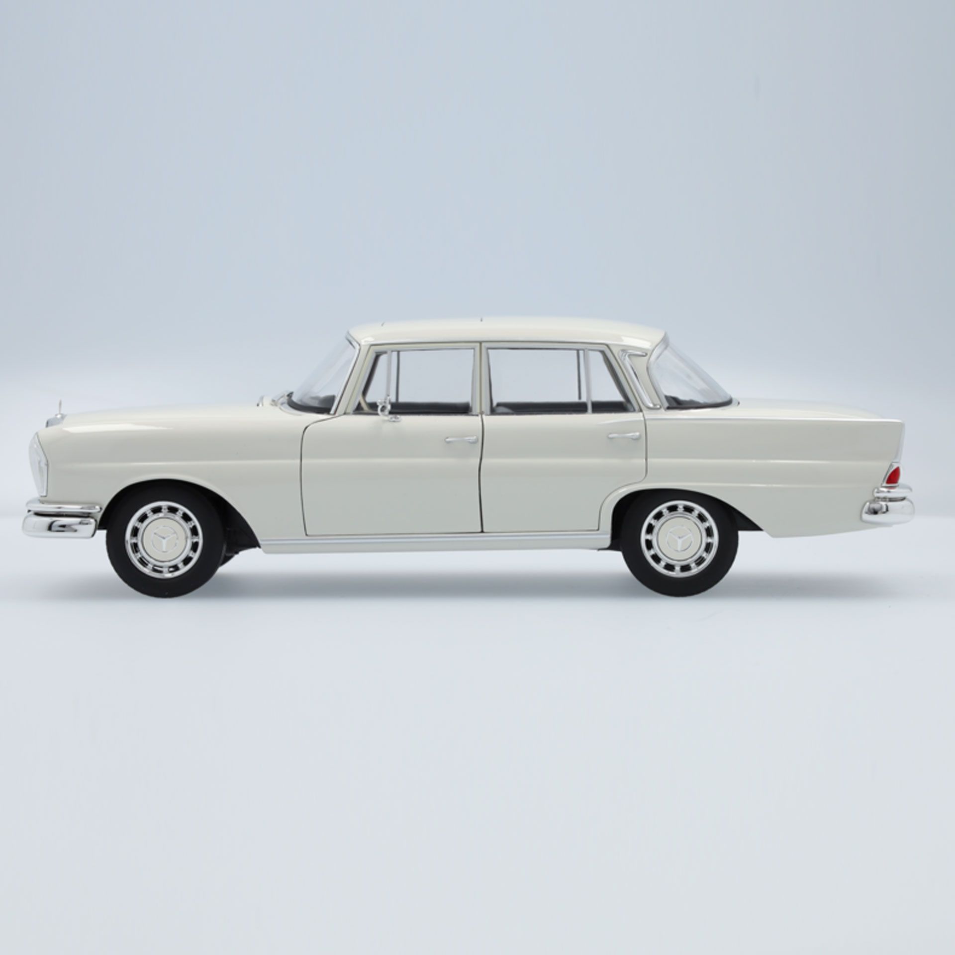 B66041218_mercedes-benz_modellauto_rosier-onlineshop2