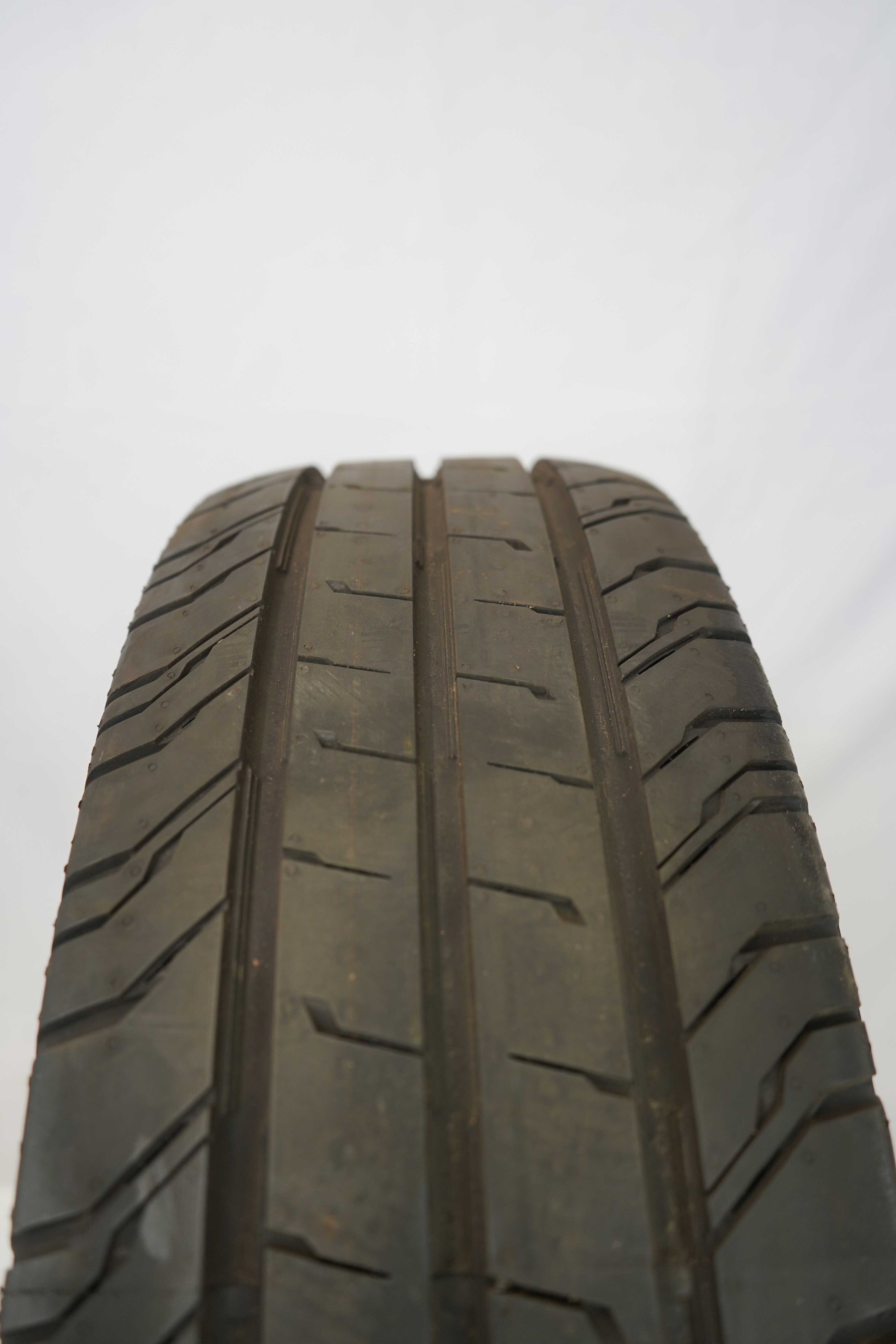 Sommerreifen-Continental-ContiVanContact200-225-75-R16C-121-120R-5_(3)