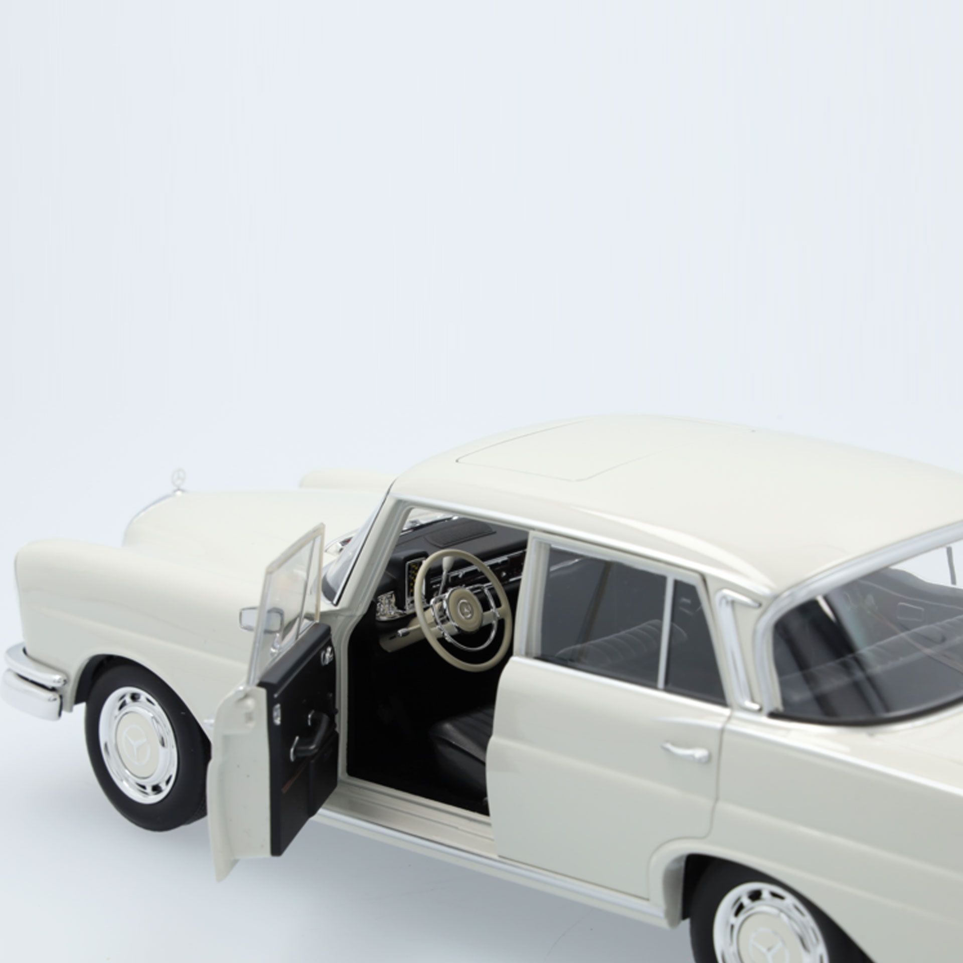 B66041218_mercedes-benz_modellauto_rosier-onlineshop3