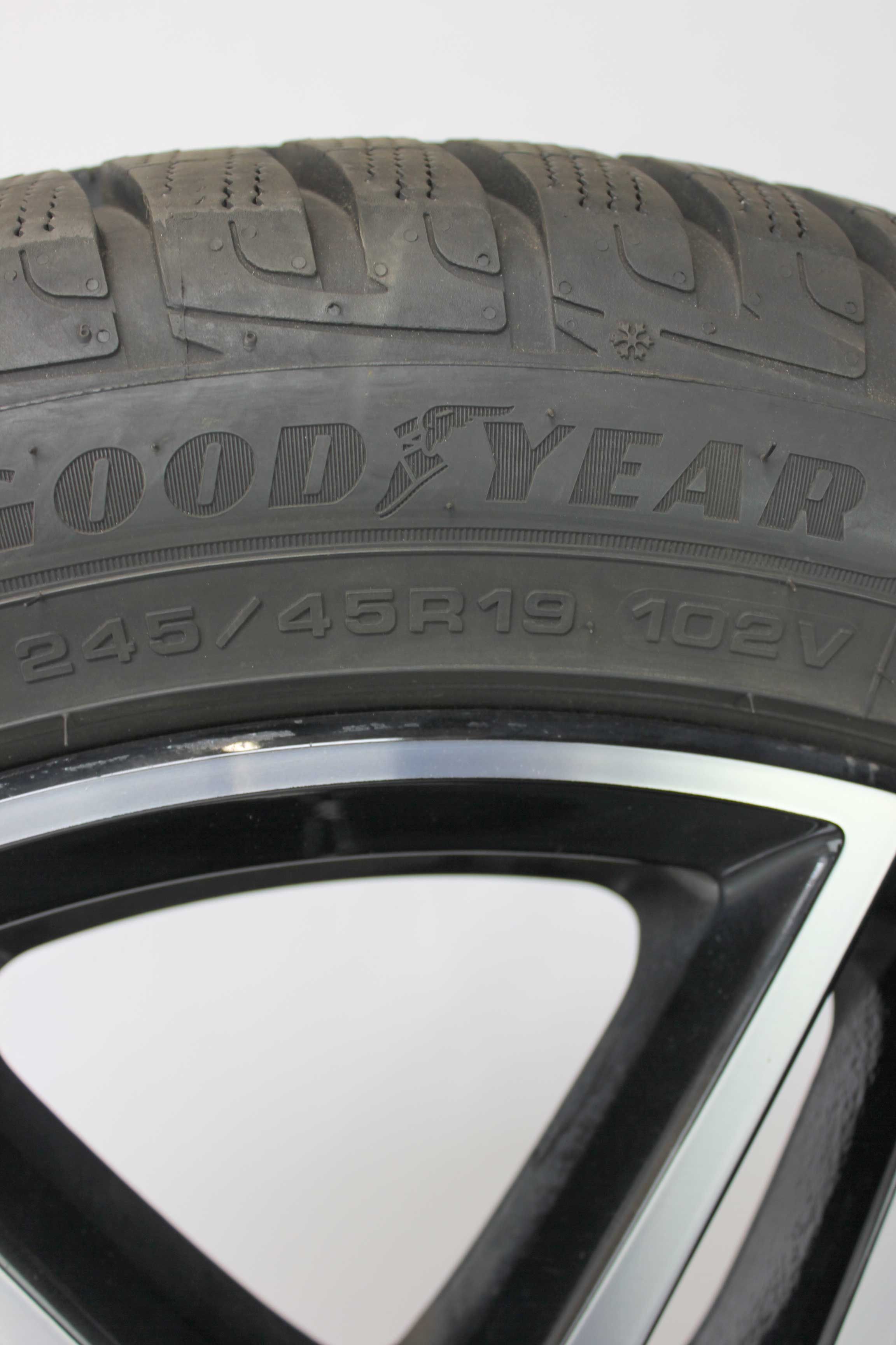 Winterkomplettradsatz-Mercedes-Benz-V-Klasse-A447-Alufelge-19Zoll-A4474015100-Winterreifen-Goodyear-UltraGrip-Performance-245-45-R19-102V-XL-4 Winterkomplettradsatz-Mercedes-Benz-V-Klasse-A447-Alufelge-19Zoll-A4474015100-Winterreifen-Goodyear-UltraGrip-Performance-245-45-R19-102V-XL-4