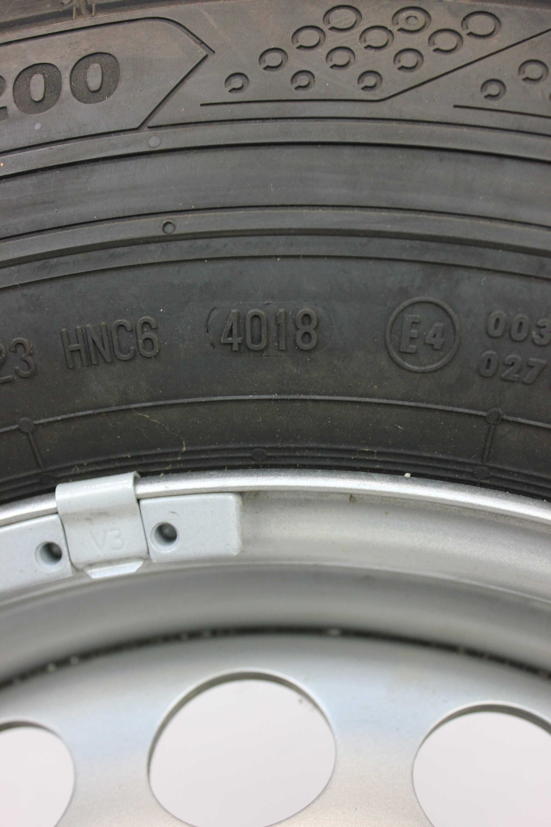 Sommerkomplettradsatz-Volkswagen-2N0-Crafter-Stahlfelge-16Zoll-2N0601027L-Sommerreifen-Continental-ContiVanContact200-205-75-R16C-113-111R-11_(1)