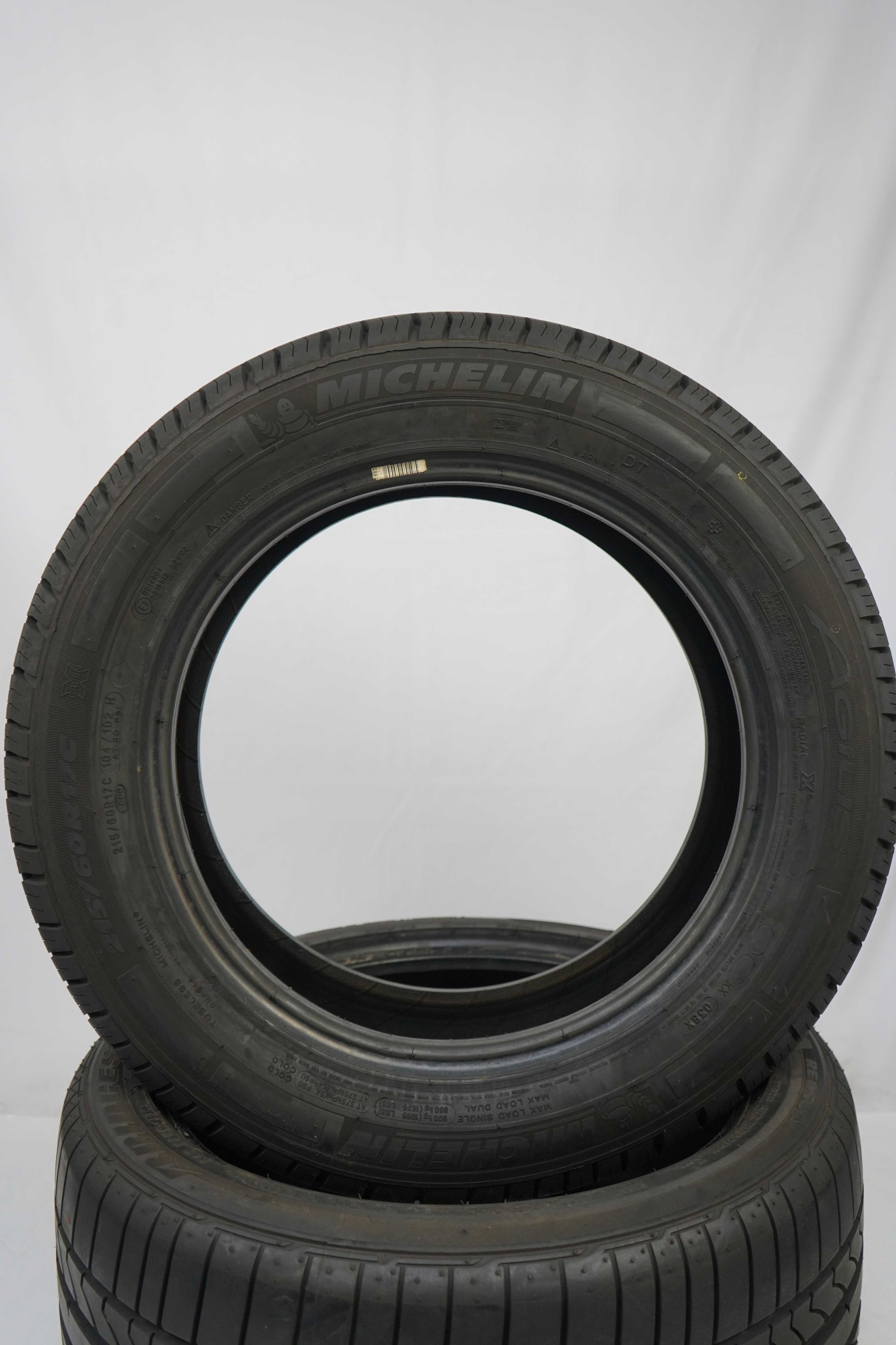 Sommerreifen-Michelin-Agilis-215-60-R17C-104-102H_(1)