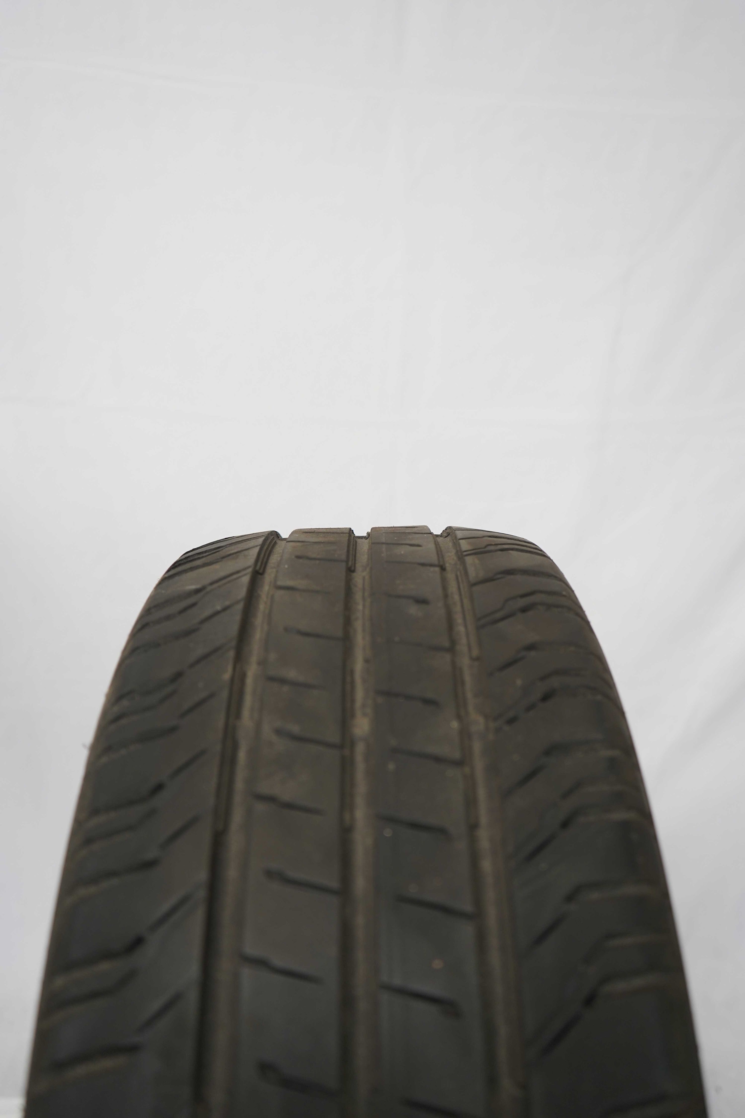 Sommerreifen-Continental-ContiVanContact200-225-55-R17C-109-107H-5_(2)