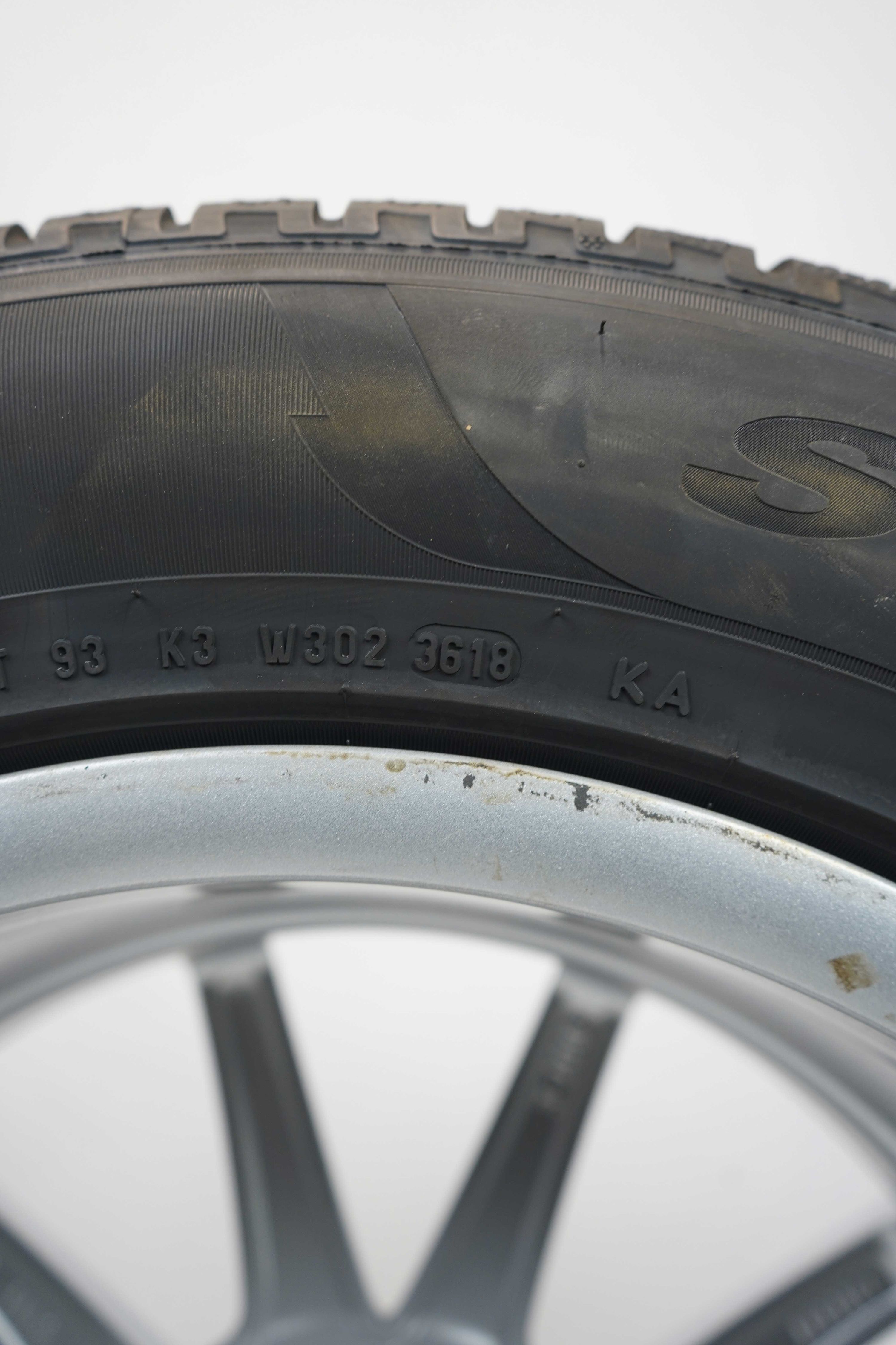 Winterkomplettradsatz-Mercedes-Benz-GLE-A167-Winterreifen-Pirelli-ScorpionWinter-235-60-R18-103H-14