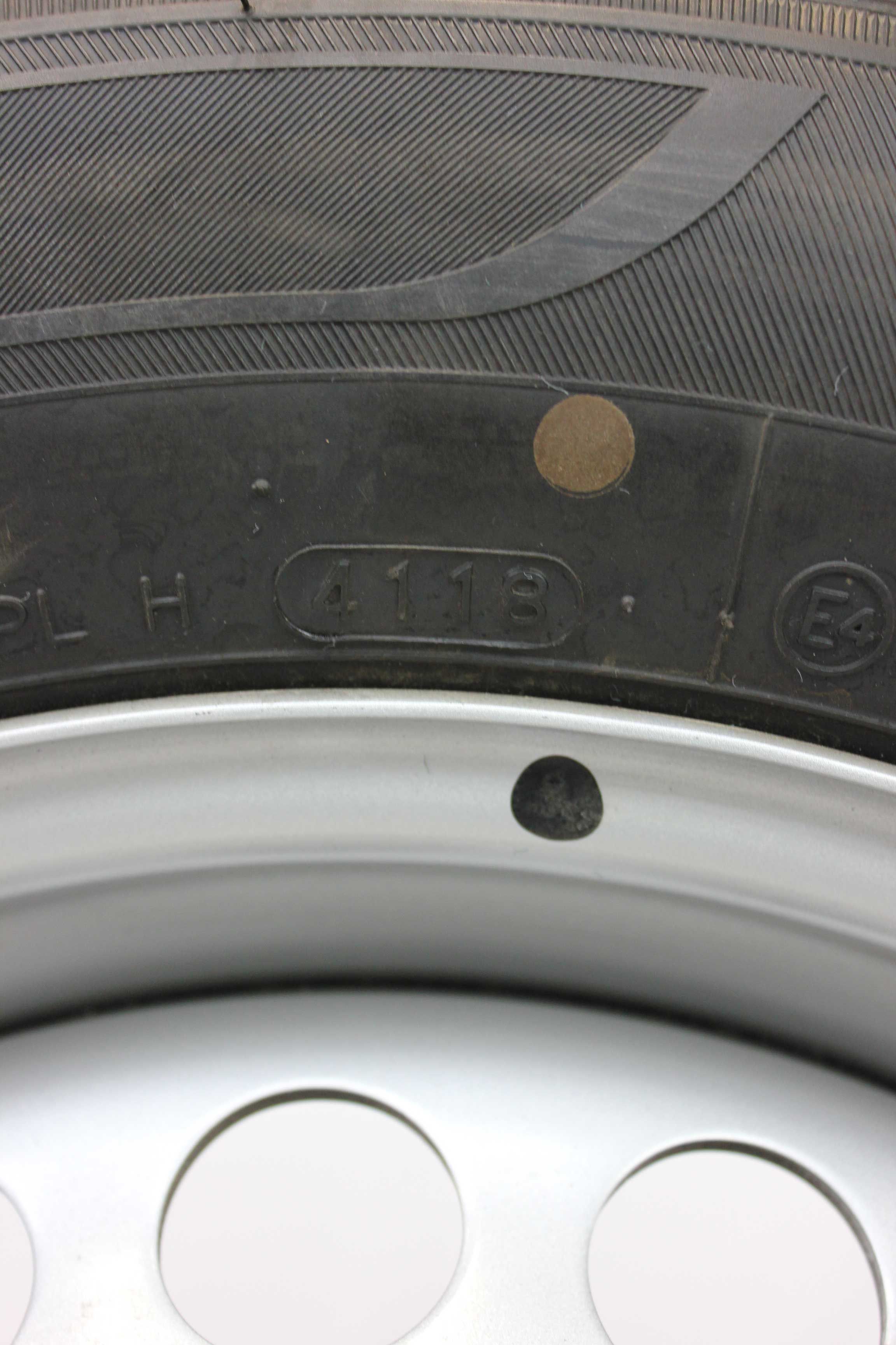 Sommerkomplettradsatz-Volkswagen-7H0-T5-Stahlfelge-16Zoll-7H0601027D-Sommerreifen-Hankook-RadialRA28E-205-65-R16C-107-105T-18