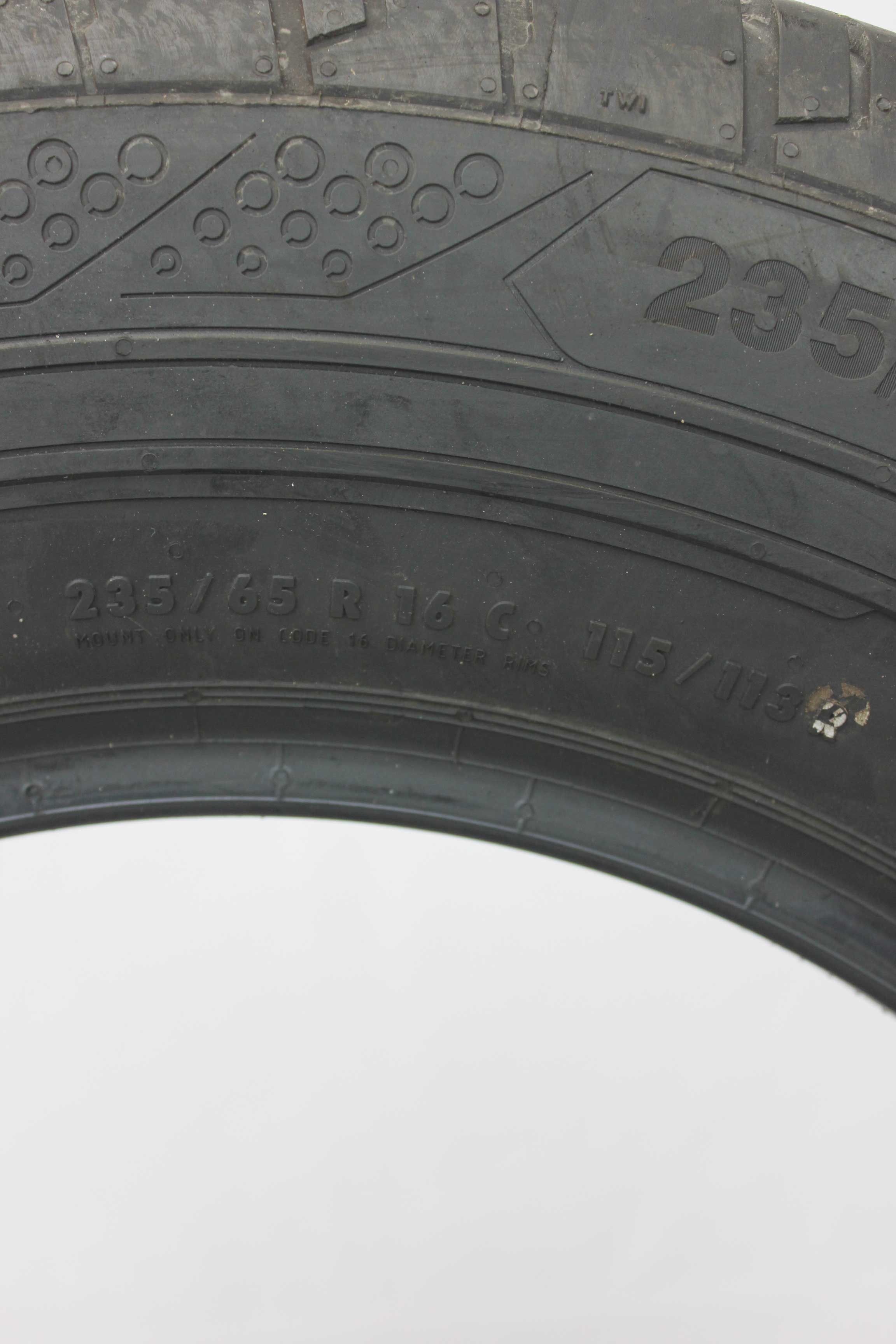 Sommerreifen-Continental-ContiVanContact200-235-65-R16C-115-113R-3_(12)
