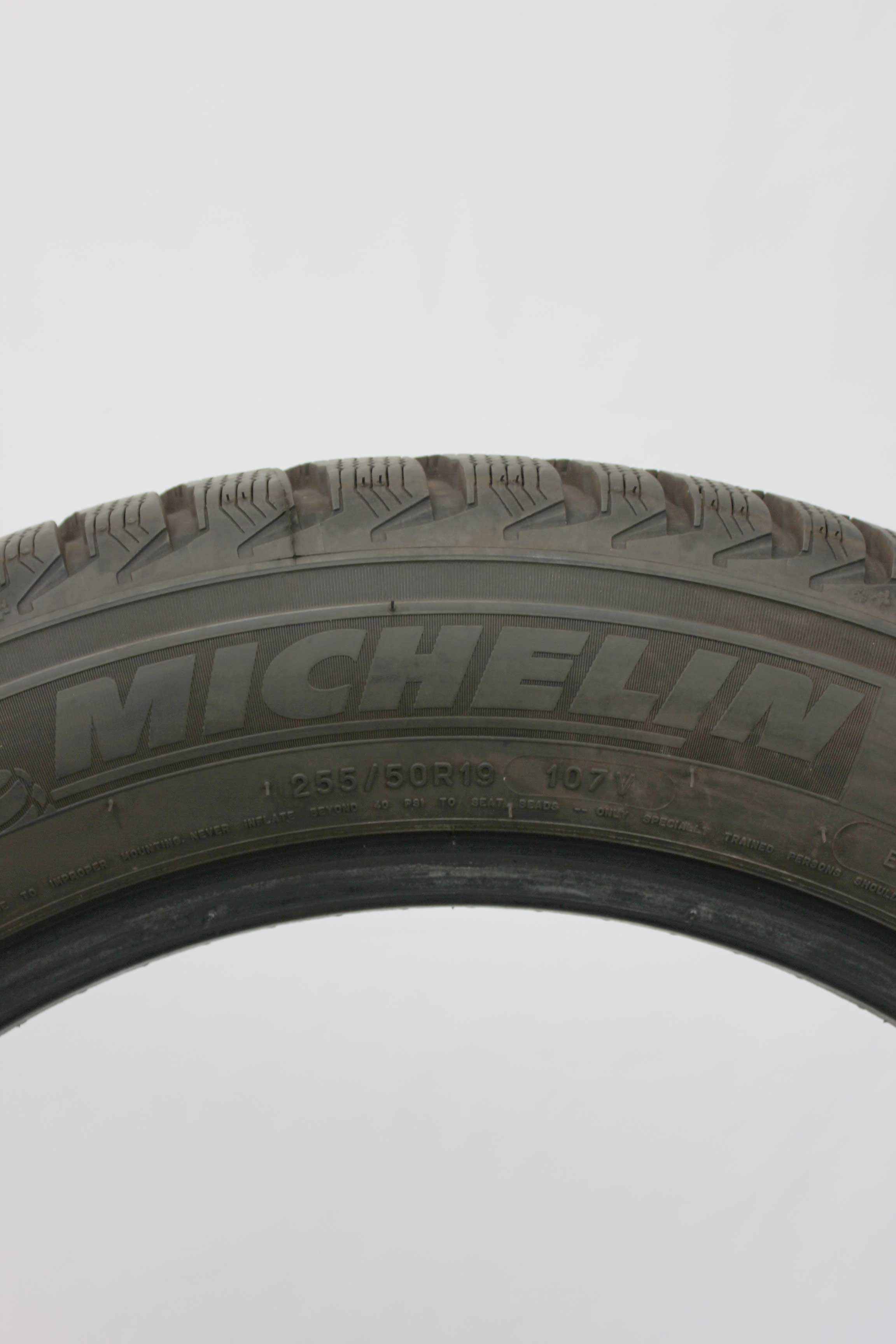 Winterreifen-Michelin-LatitudeAlpinLA2-255-50-R19-107V-XL-1_(2)