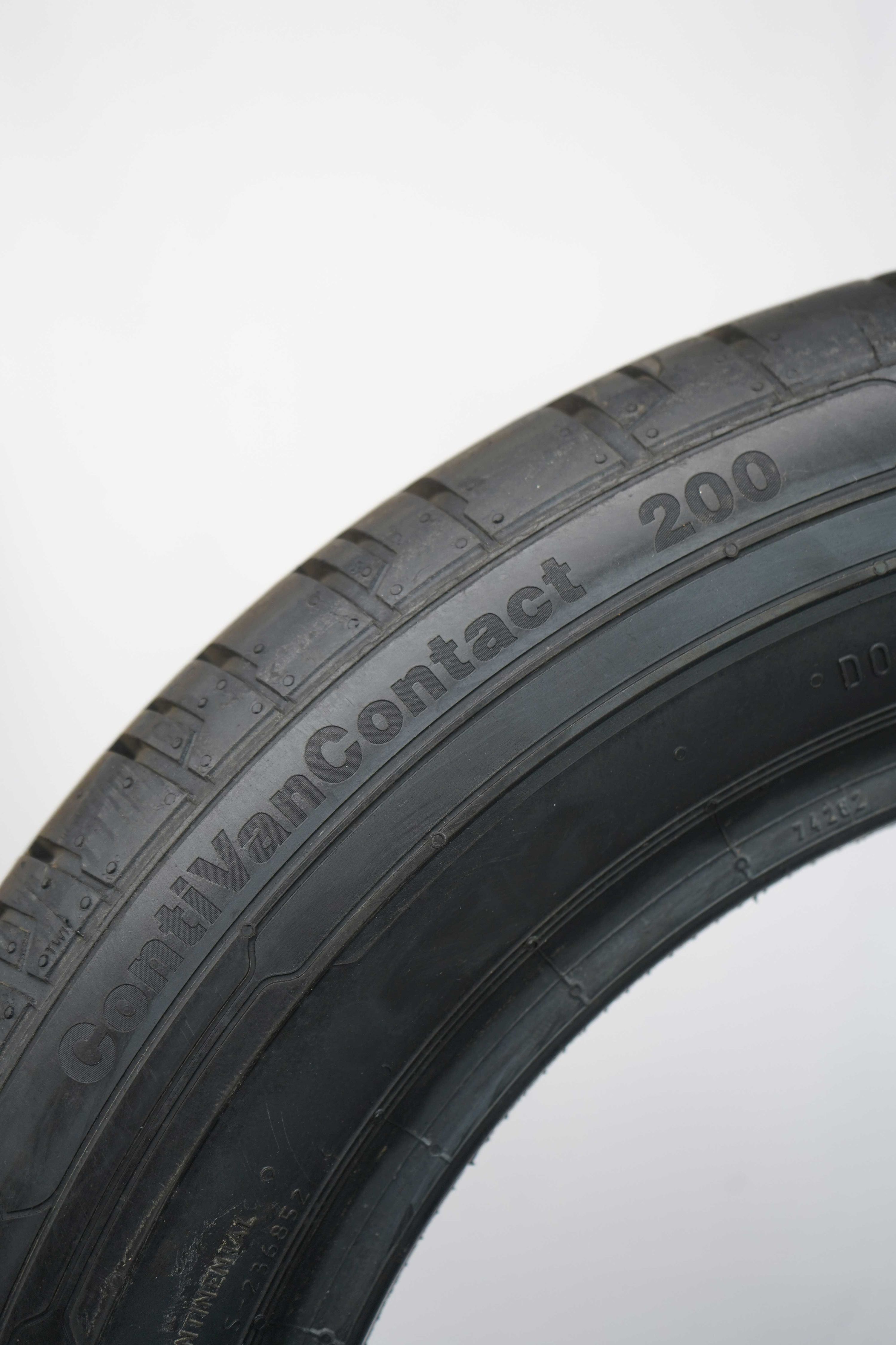 Sommerreifen-Continental-ContiVanContact200-225-55-R17-101V-2