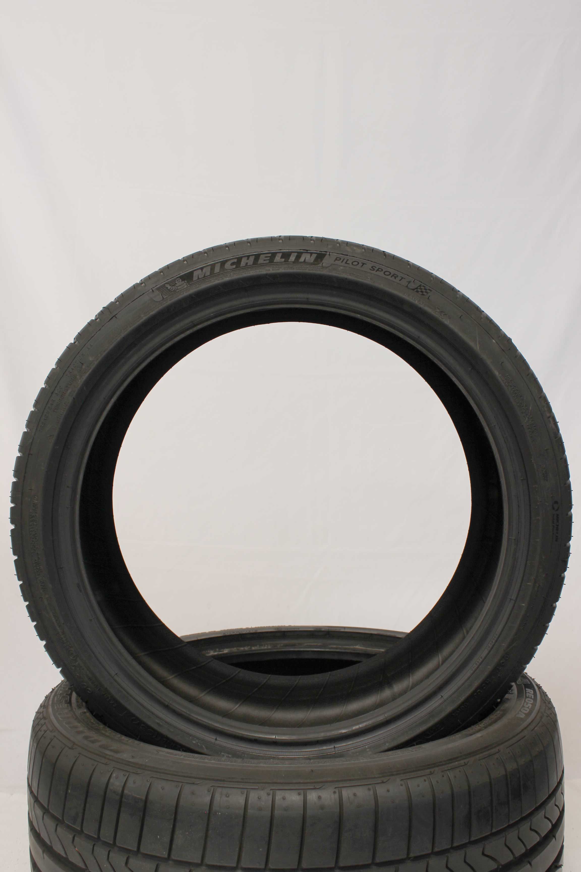 Sommerreifen-Michelin-PilotSport4-225-40-R19-93Y-XL_(3)