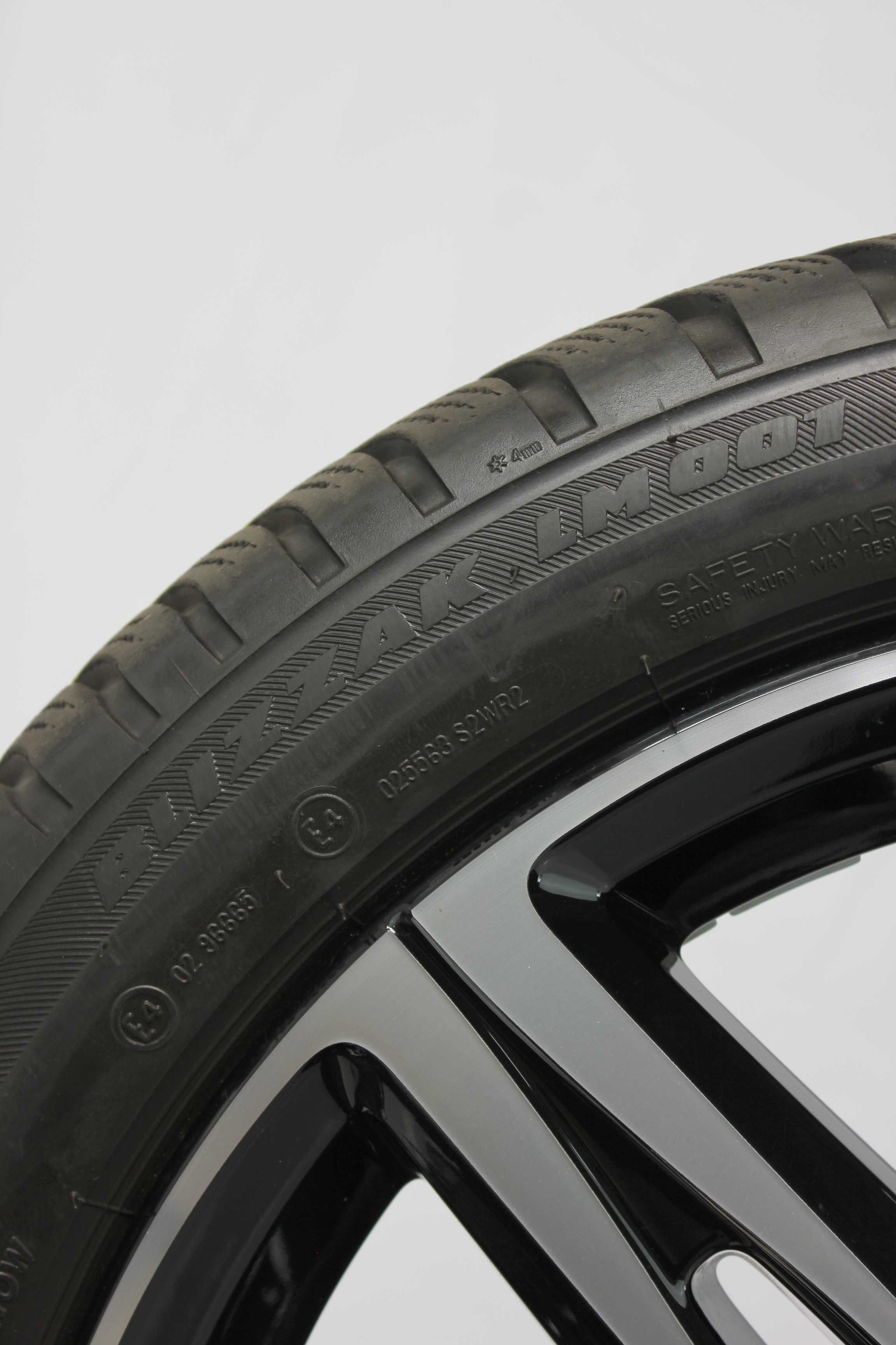 Winterkomplettradsatz-Mercedes-Benz-A-Klasse-A177-Alufelge-18Zoll-A1774010700-Winterreifen-Bridgestone-BlizzakLM001MO-225-45-R18-91H-3