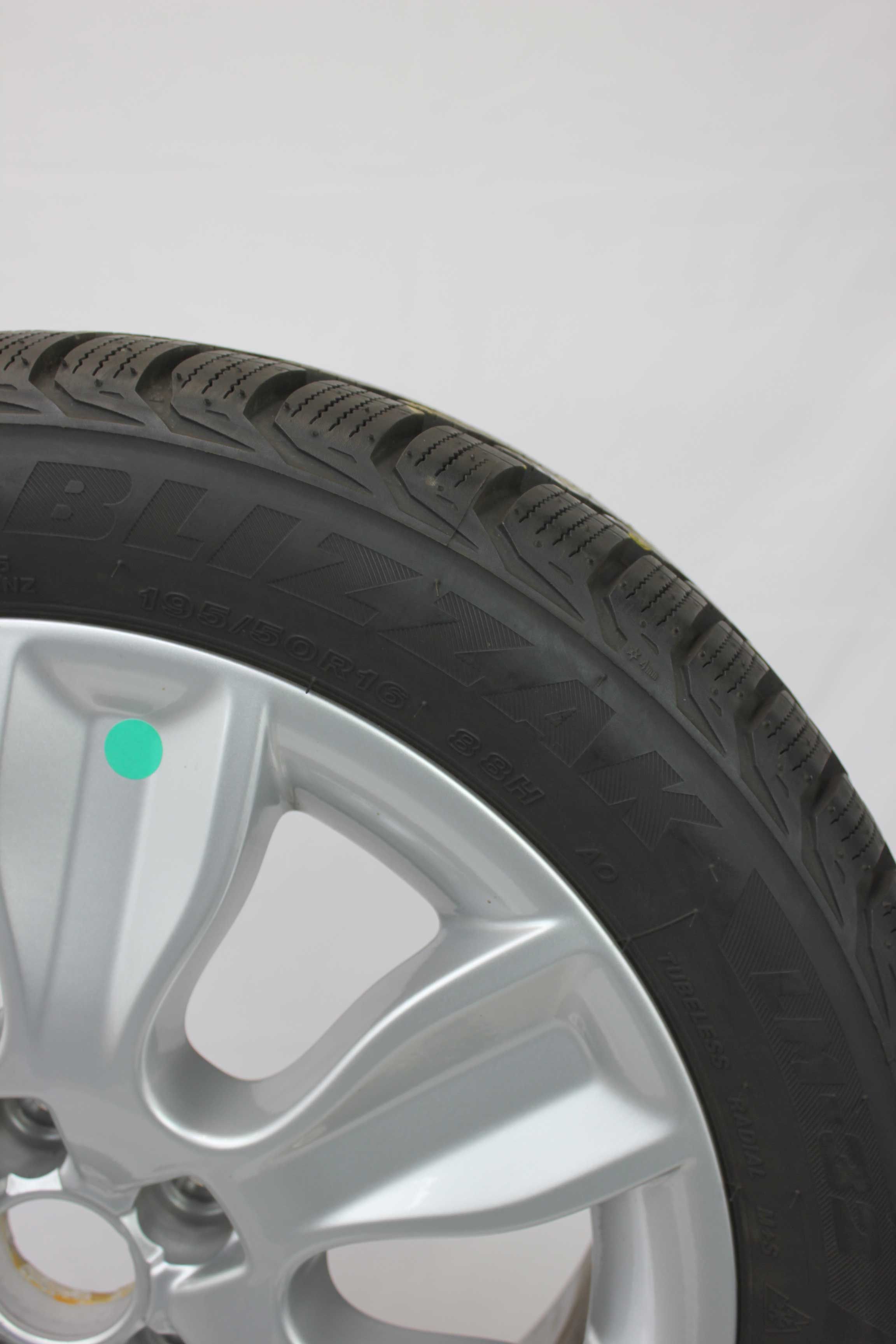 Winterkomplettradsatz-Audi-8X-A1-Alufelge-16Zoll-8X0601025A-Winterreifen-Bridgestone-Blizzak-LM32-195-50-R16-88H-3 Winterkomplettradsatz-Audi-8X-A1-Alufelge-16Zoll-8X0601025A-Winterreifen-Bridgestone-Blizzak-LM32-195-50-R16-88H-3