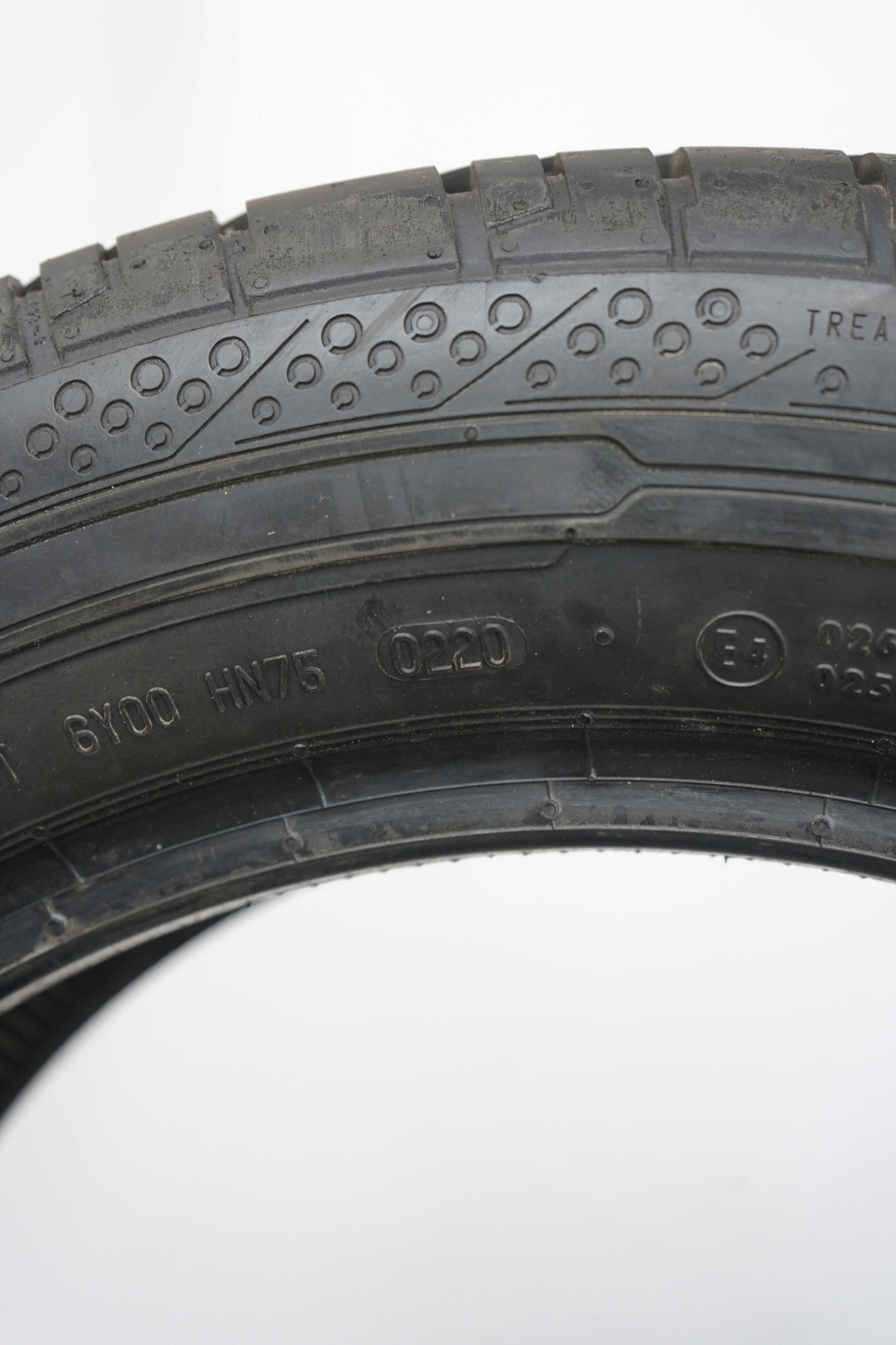 Sommerreifen-Continental-ContiVanContact200-225-55-R17-101V-4_(1)