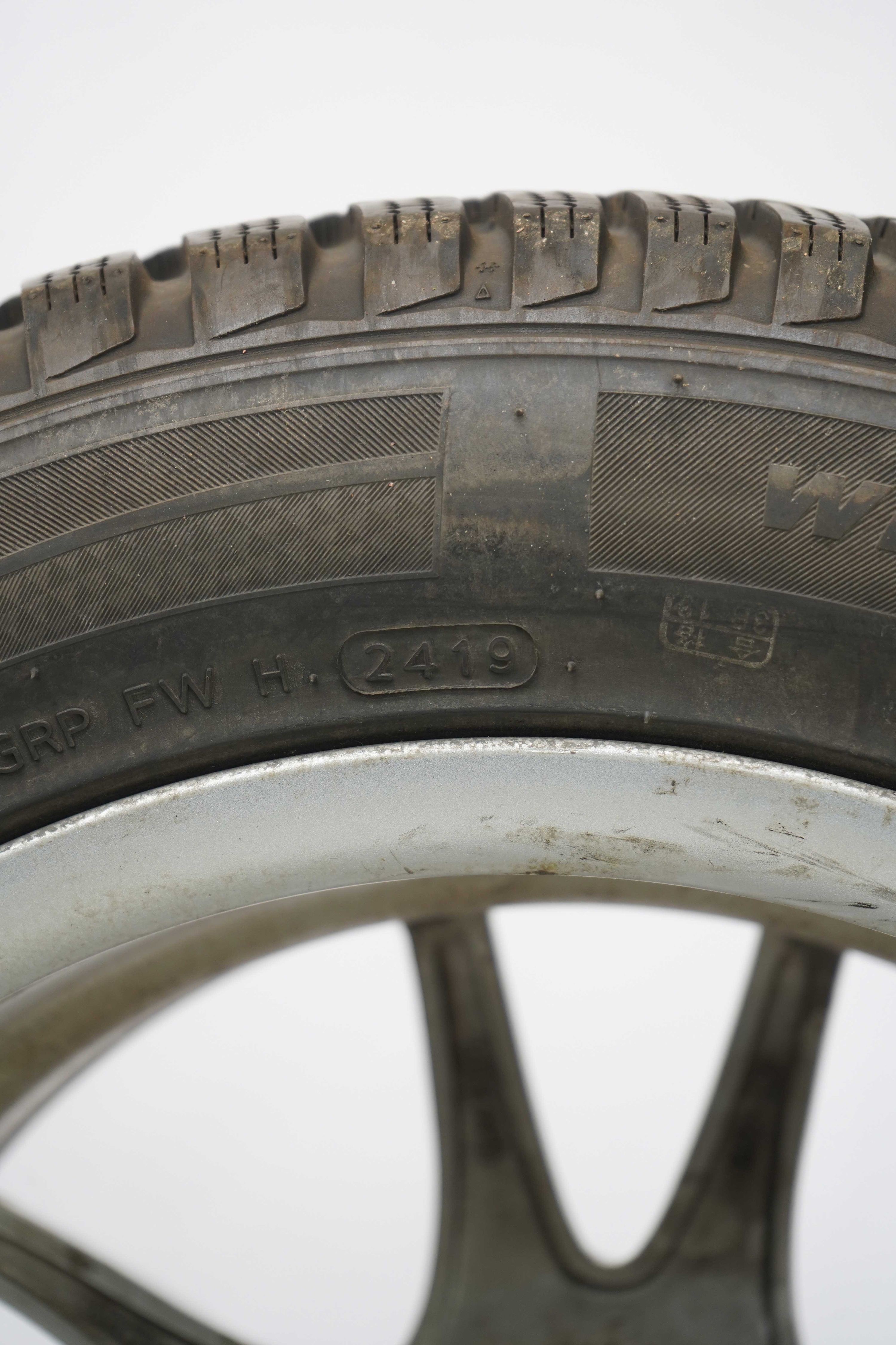 Winterkomplettradsatz-Mercedes-Benz-A246-B-Klasse-A-Klasse-A176-CLA-A117-A2464011302-Alufelge-16Zoll-Winterreifen-Hankook-WintericeptRS2-205-55-R16-94H-14