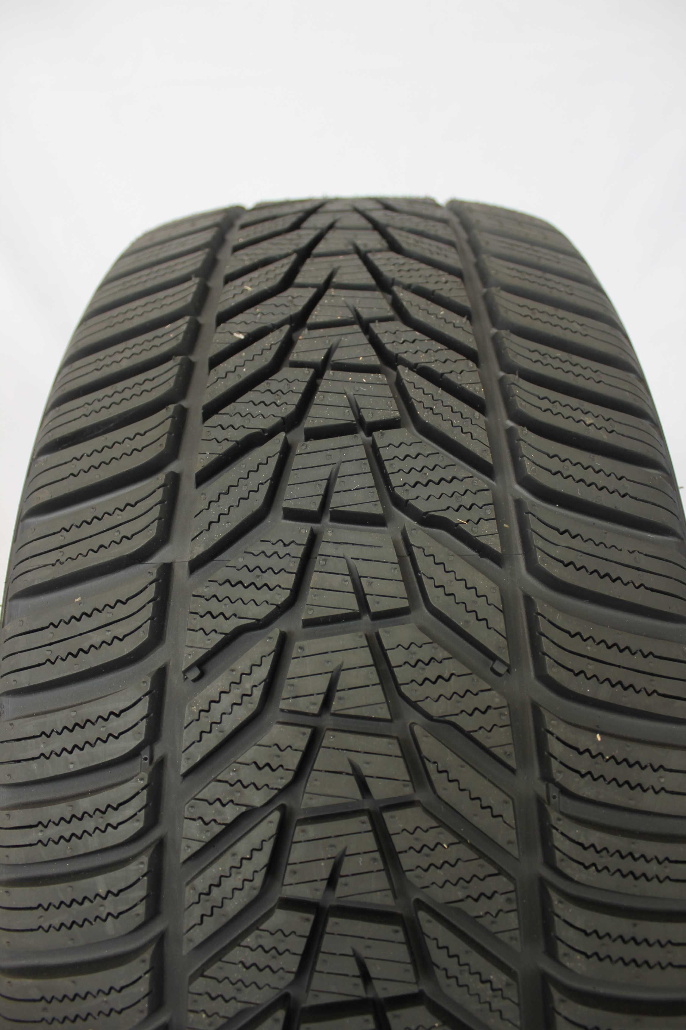 Sommerreifen-Hankook-Winter-iceptevo3-W330-245-45-R18-100V-XL-5