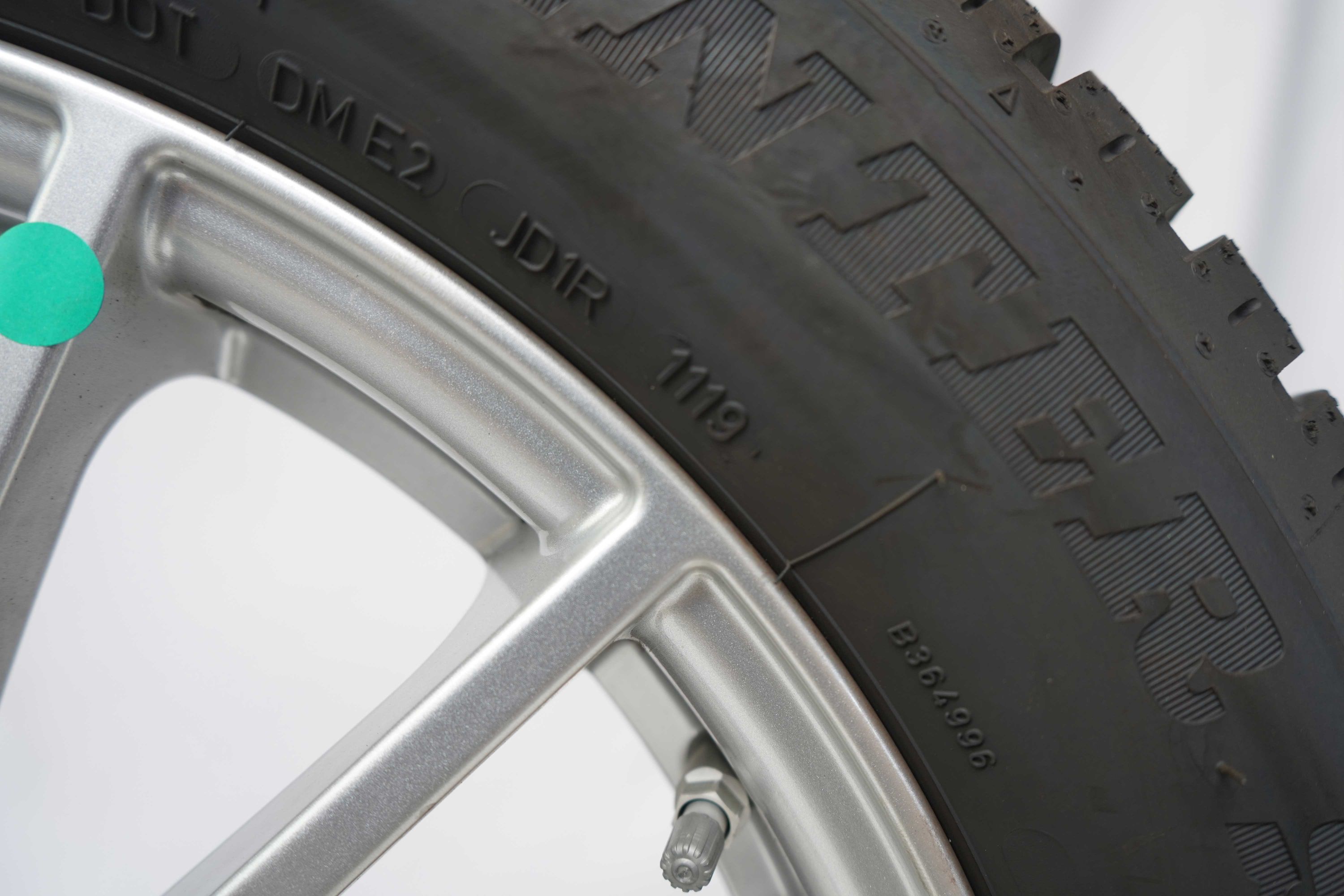 Winterkomplettradsatz-gebraucht-Mercedes-Benz-A156-GLA-A1564011900-3