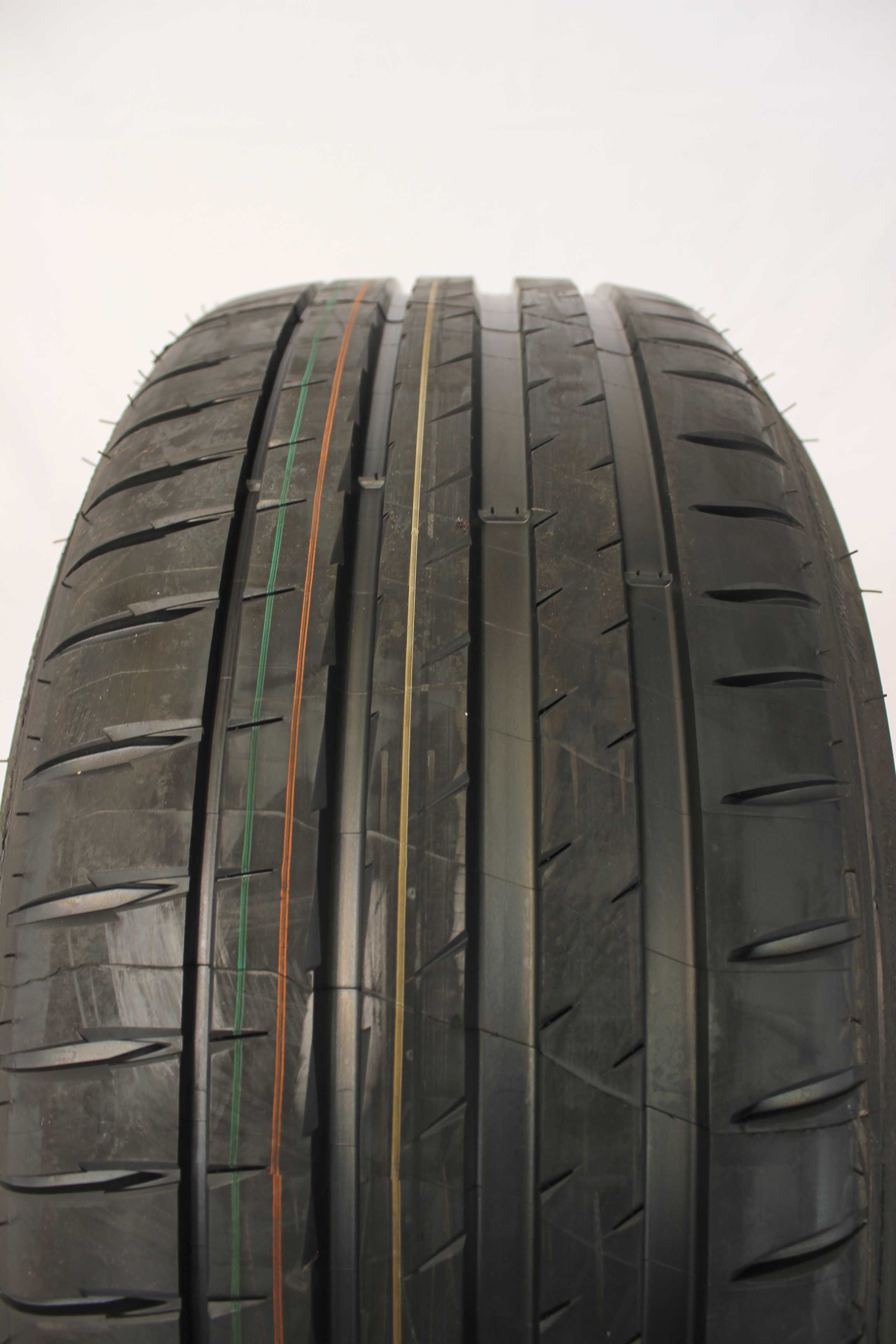 Sommerreifen-Michelin-PilotSport4-225-40-R19-93Y-XL-5_(3)