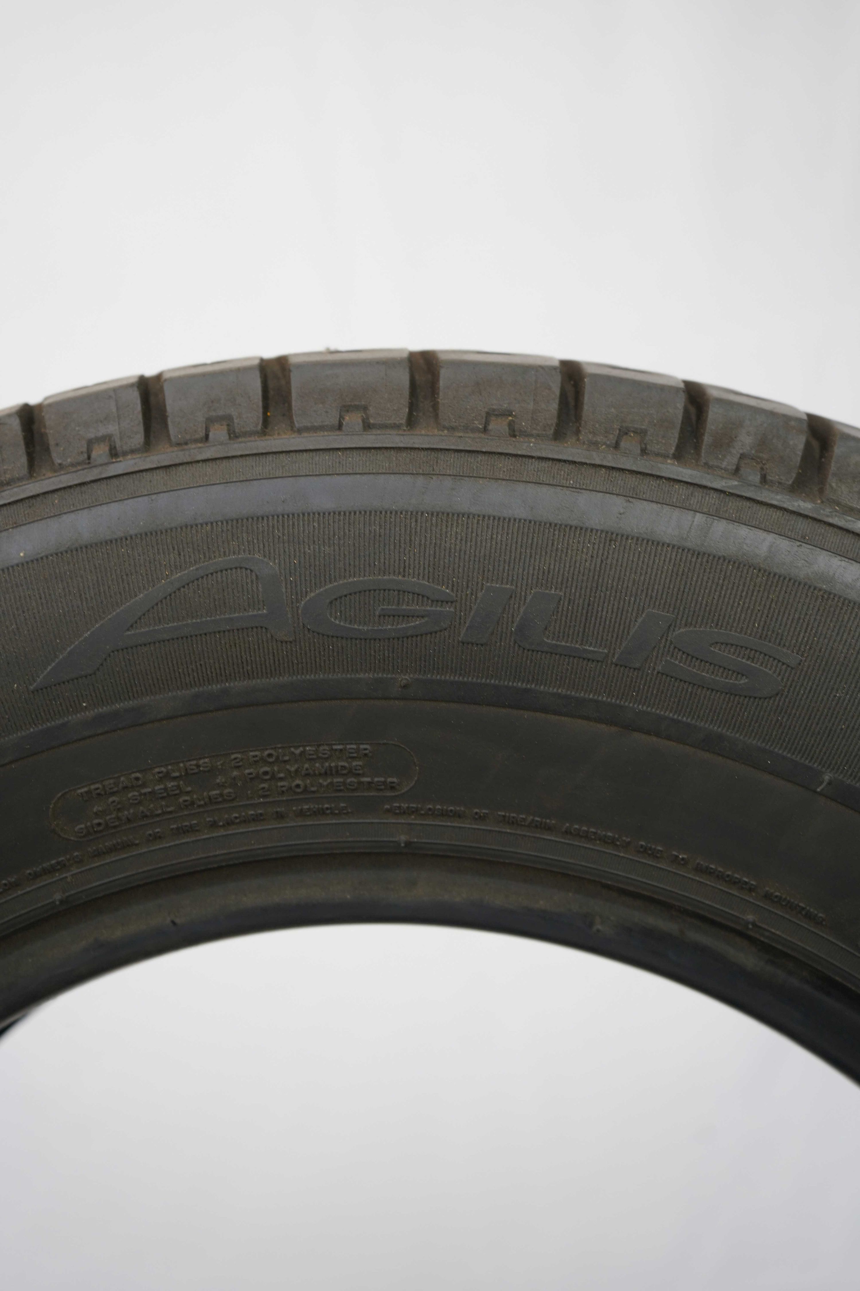 Sommerreifen-Michelin-Agilis-205-75-R16C-110-108R-2_(1)
