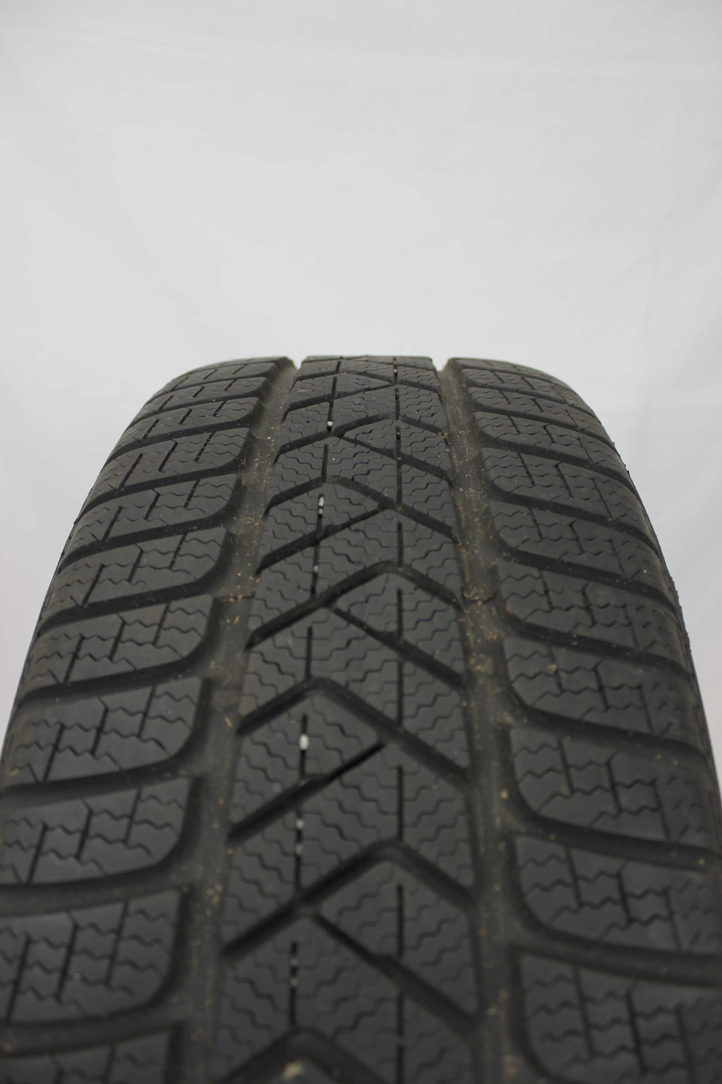 Winterkomplettradsatz-Mercedes-Benz-A-Klasse-A177-Alulfelge-18Zoll-A1774013300-Winterreifen-Pirelli-Winter-Sottozero3-225-45-R18-95H-17_(1)