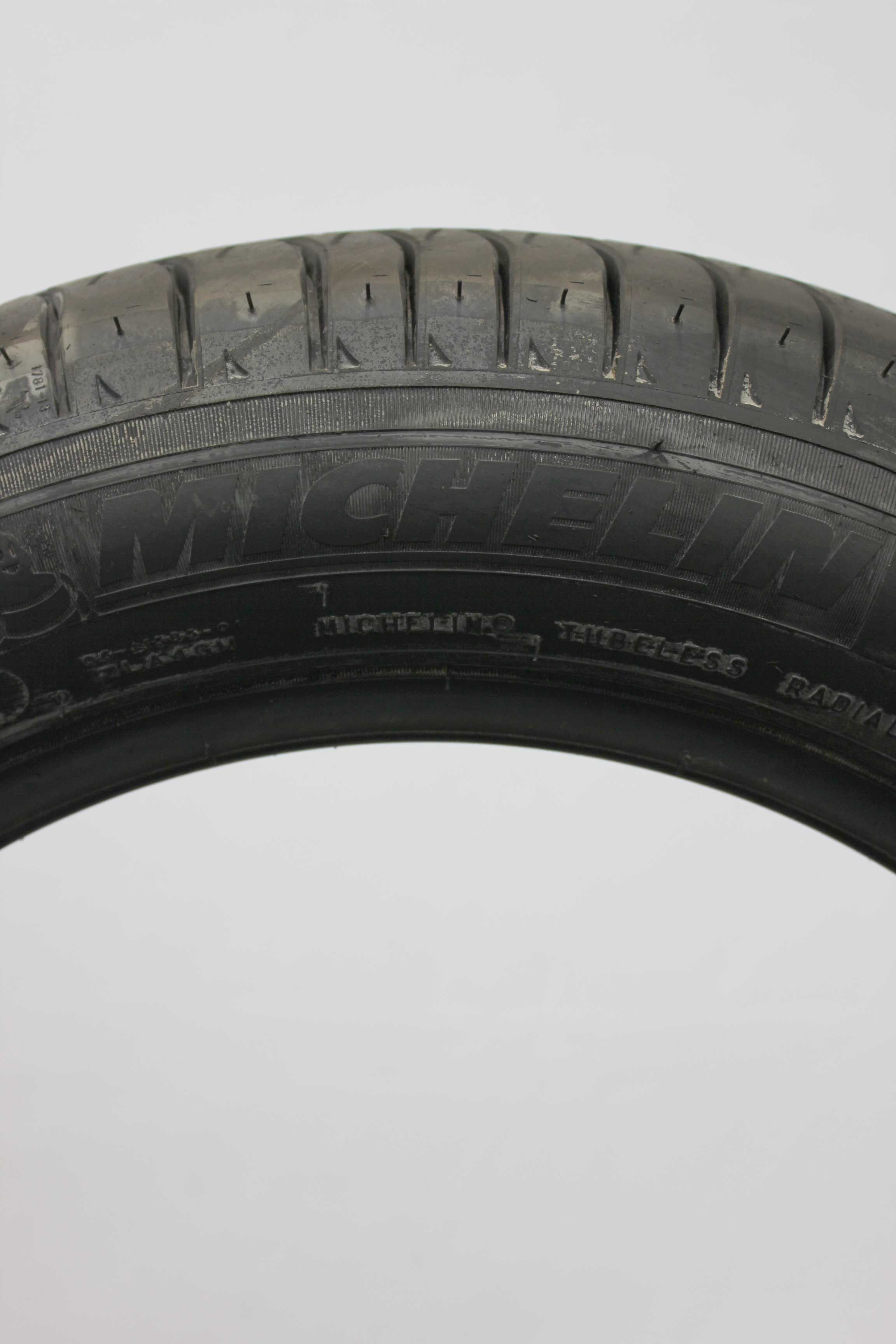 Sommerreifen-Michelin-EnergySaver-165-65-R15-81T-1