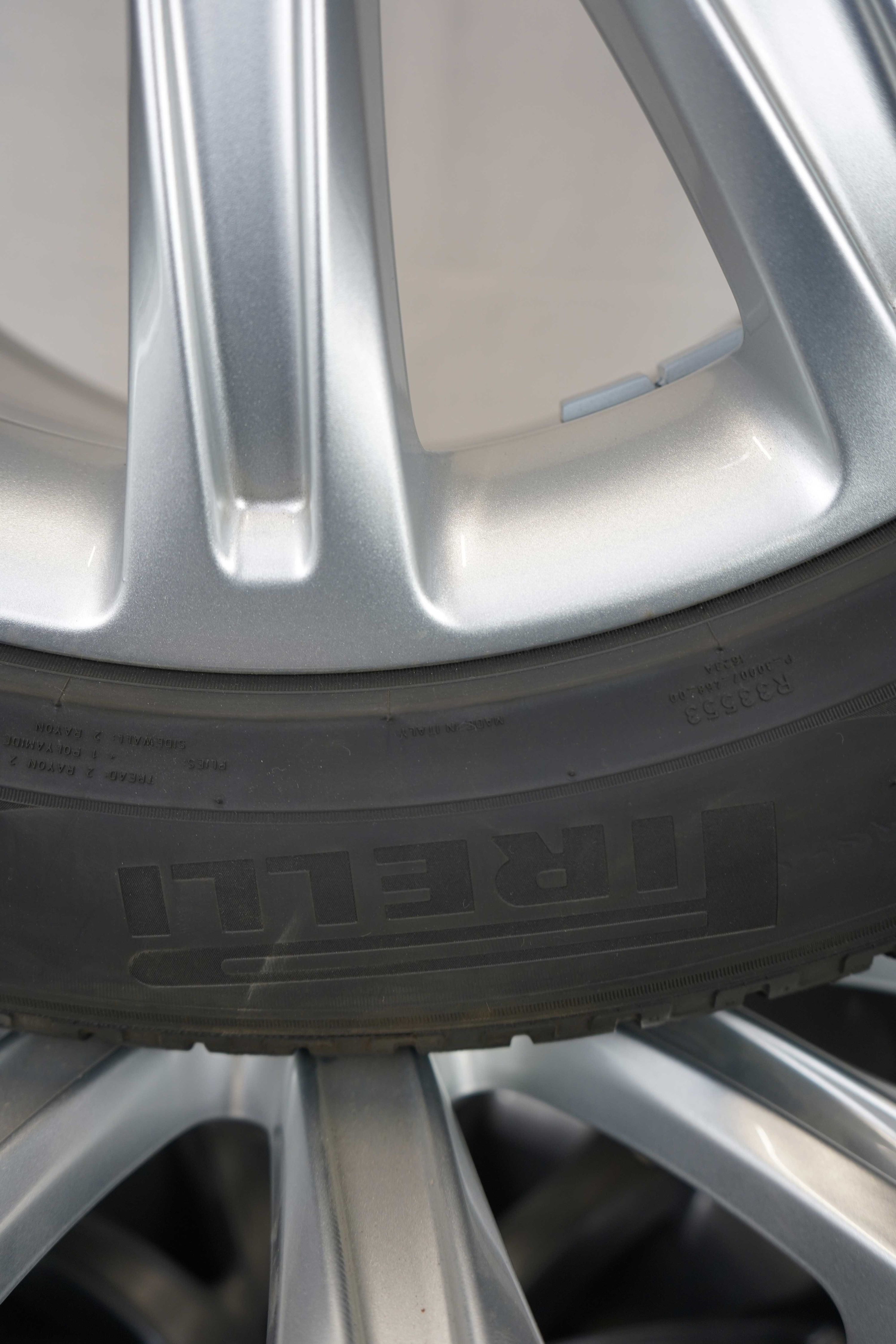 Winterkomplettradsatz-Mercedes-Benz-GLE-A292-Winterreifen-Pirelli-ScorpionWinter-275-50-R20-109V-2