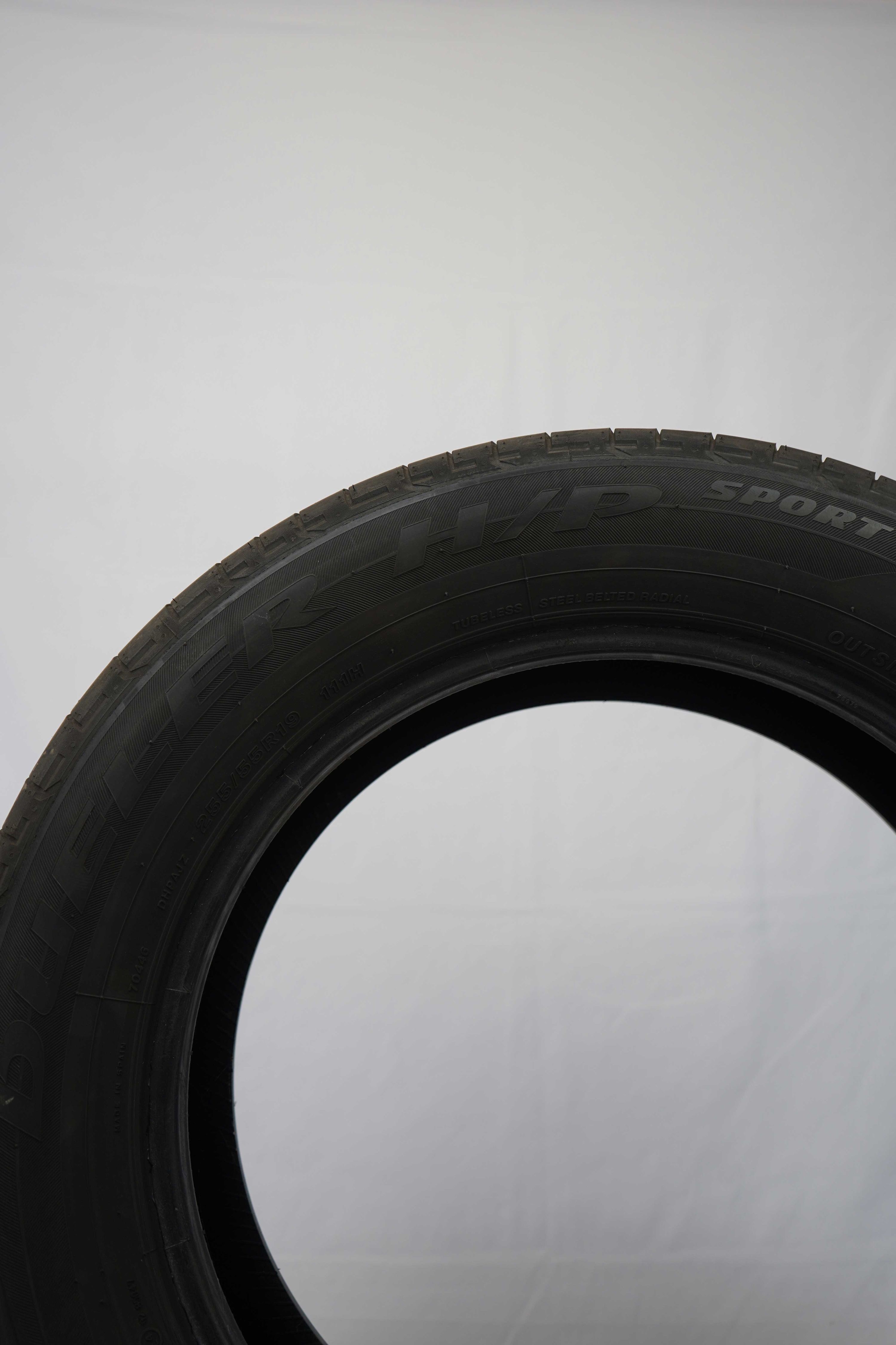 Sommerreifen-Bridgestone-DuelerHP-Sport-255-55-R19-111H-2_(1)