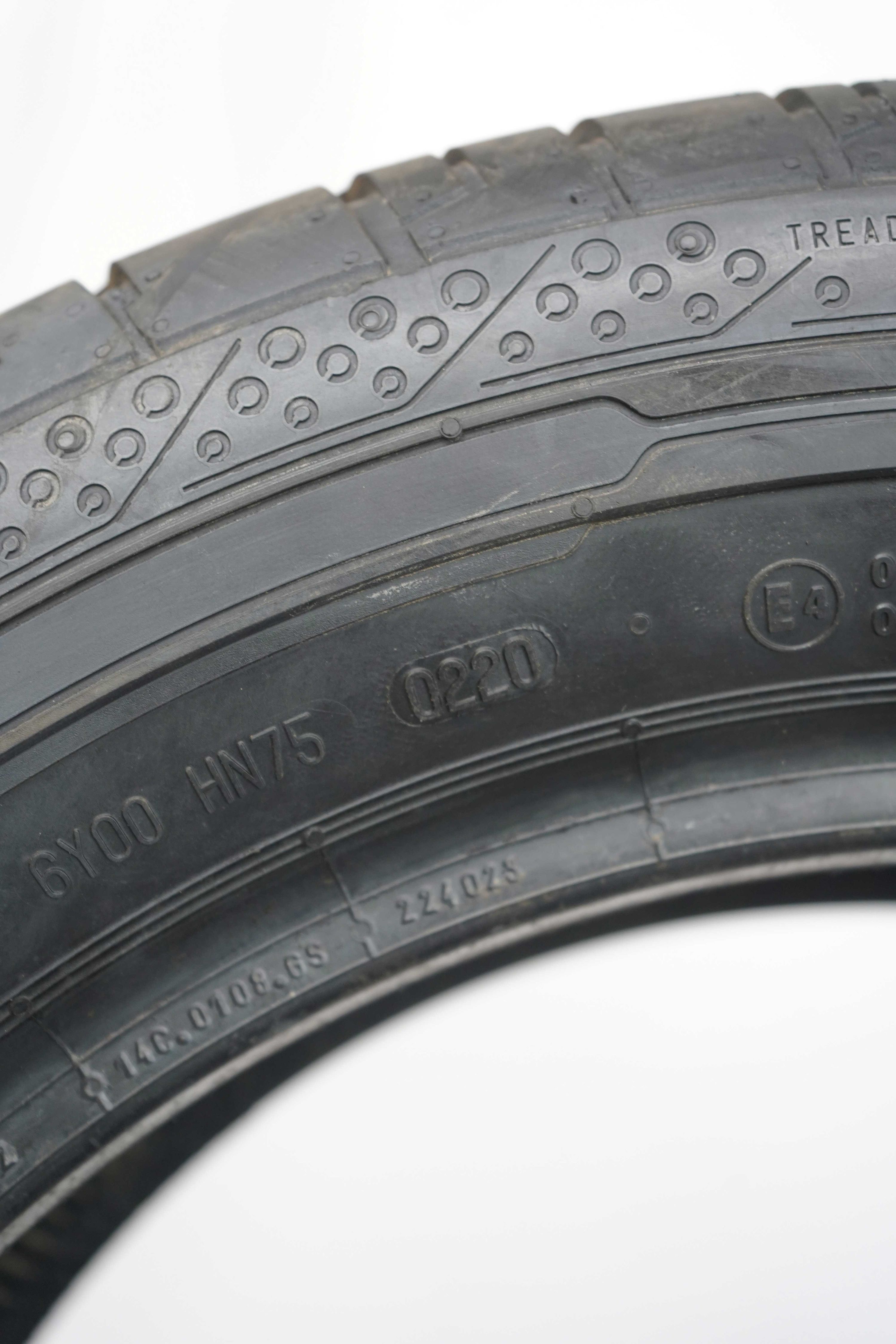 Sommerreifen-Continental-ContiVanContact200-225-55-R17-101V-4