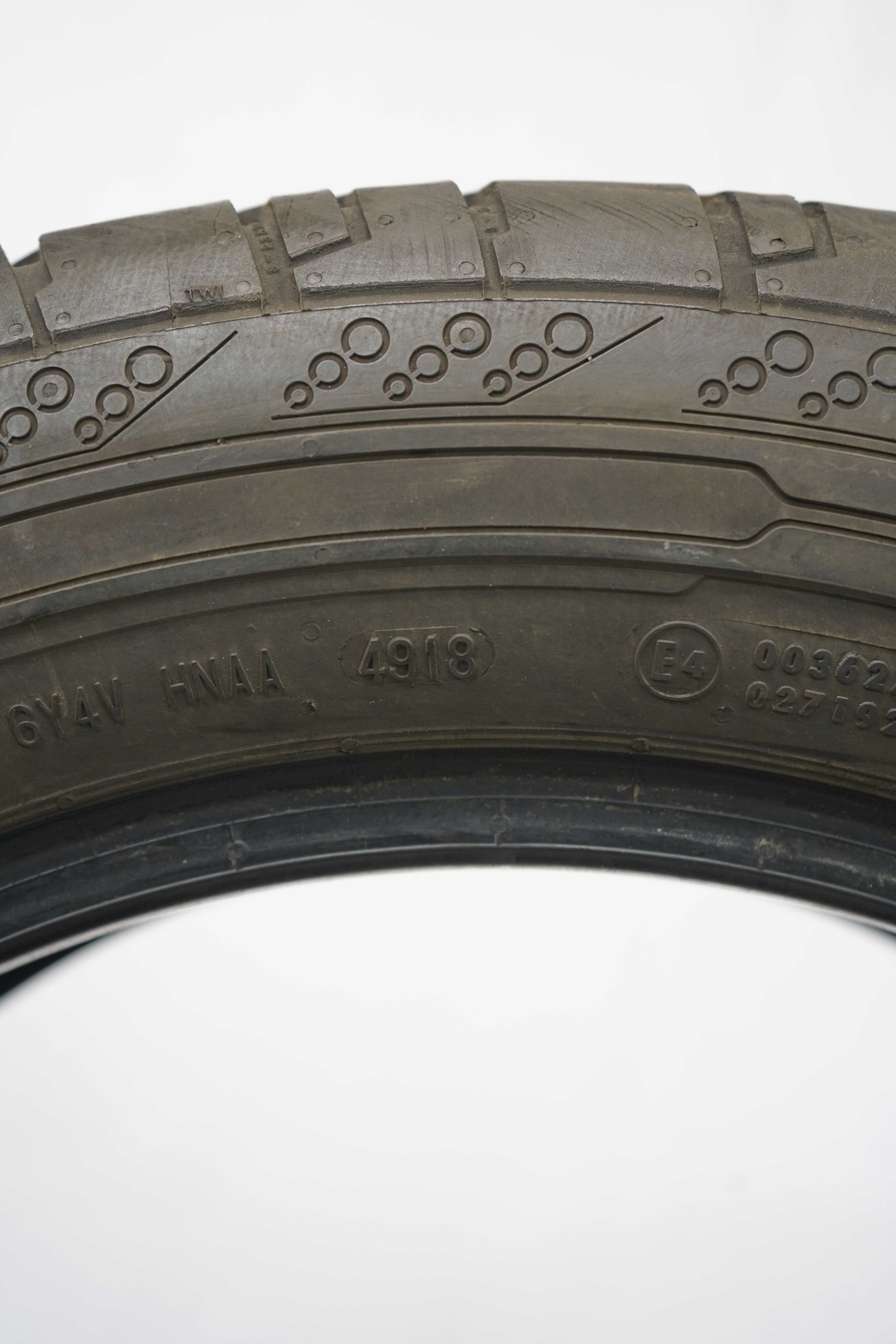 Sommerreifen-Continental-ContiVanContact200-225-55-R17C-109-107H-4_(1)