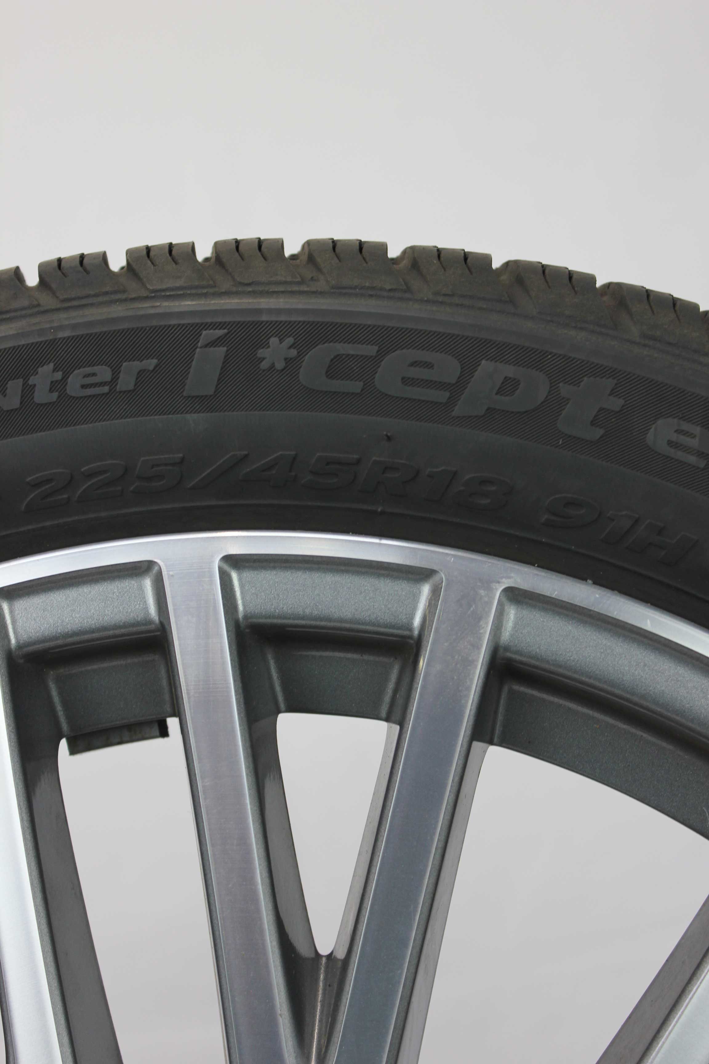 Winterkomplettradsatz-Mercedes-Benz-A-Klasse-A177-Alulfelge-18Zoll-A1774010600-Winterreifen-Hankook-Winter-icept-evo2-225-45-R18-91H-4